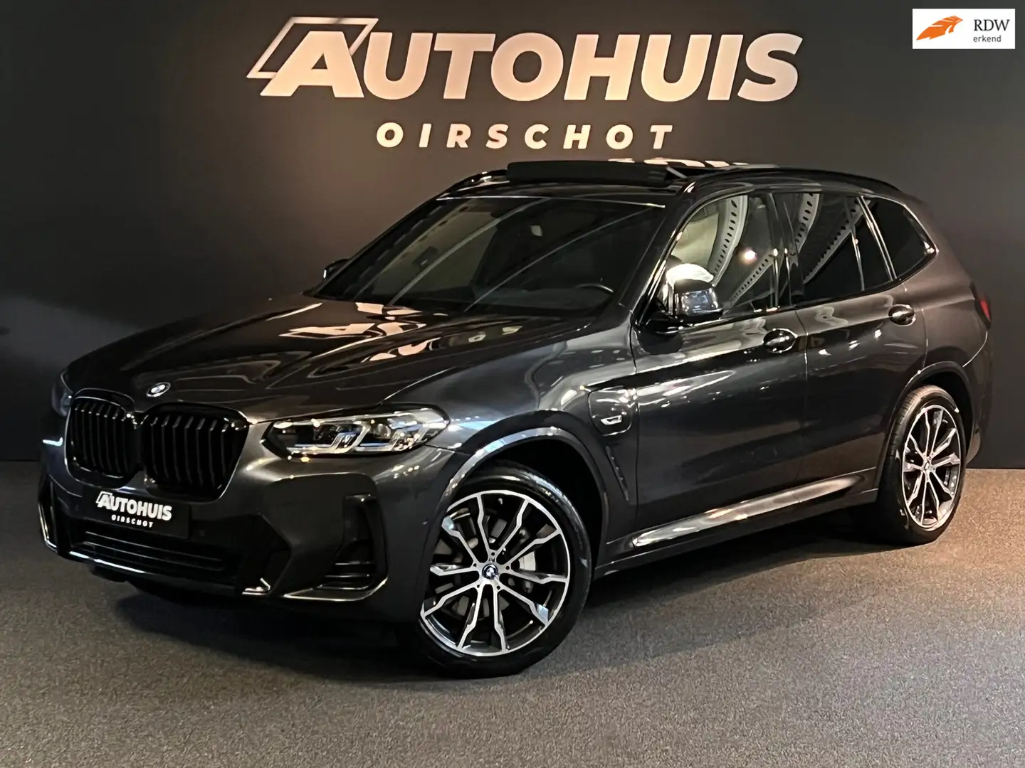 BMW X3 XDrive30e High Executive Edition M Pano/ Stuurverw Grijs - 1