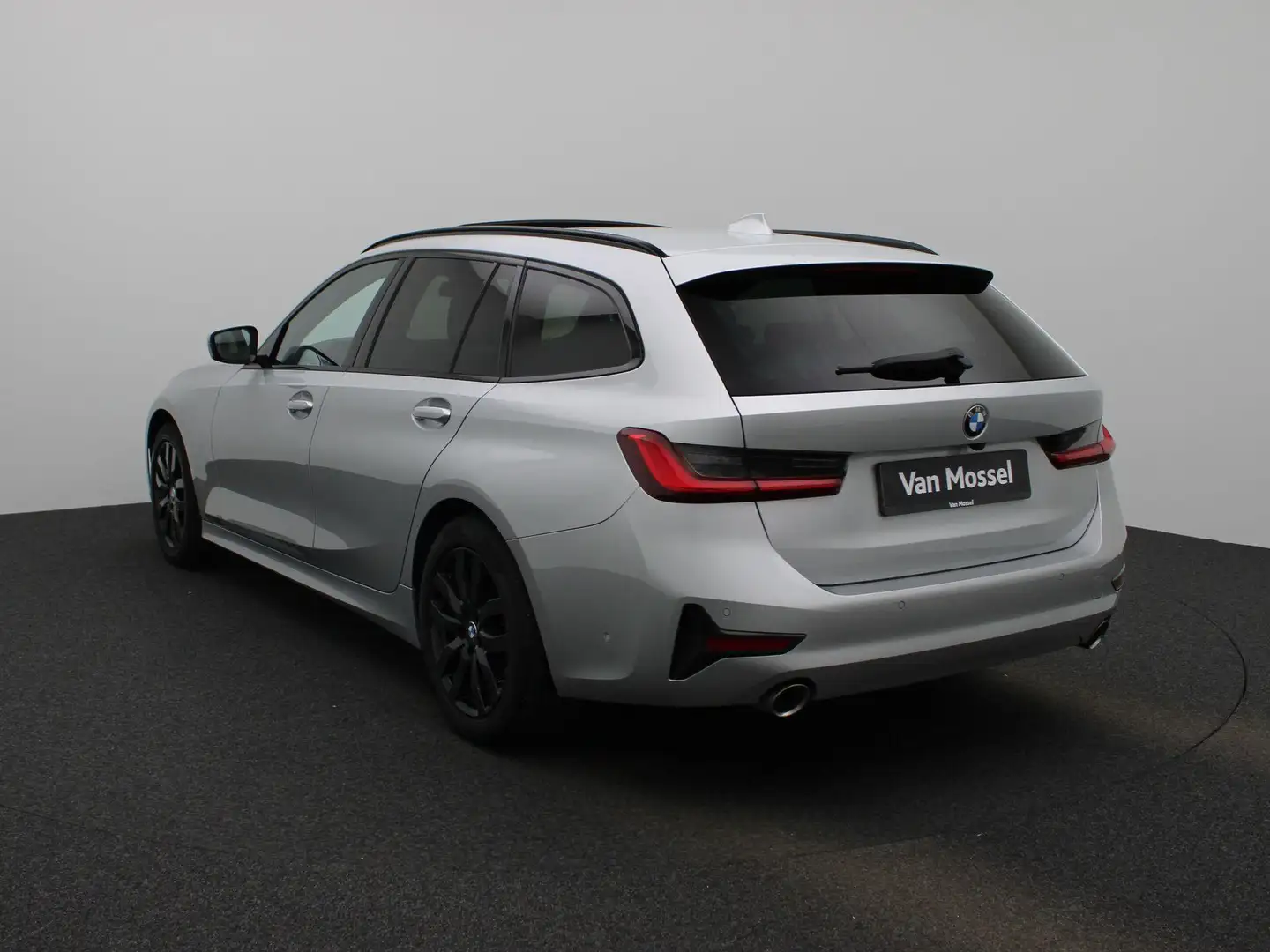 BMW 318 3-serie Touring 318i Executive AUTOMAAT | PANORAMA Grijs - 2