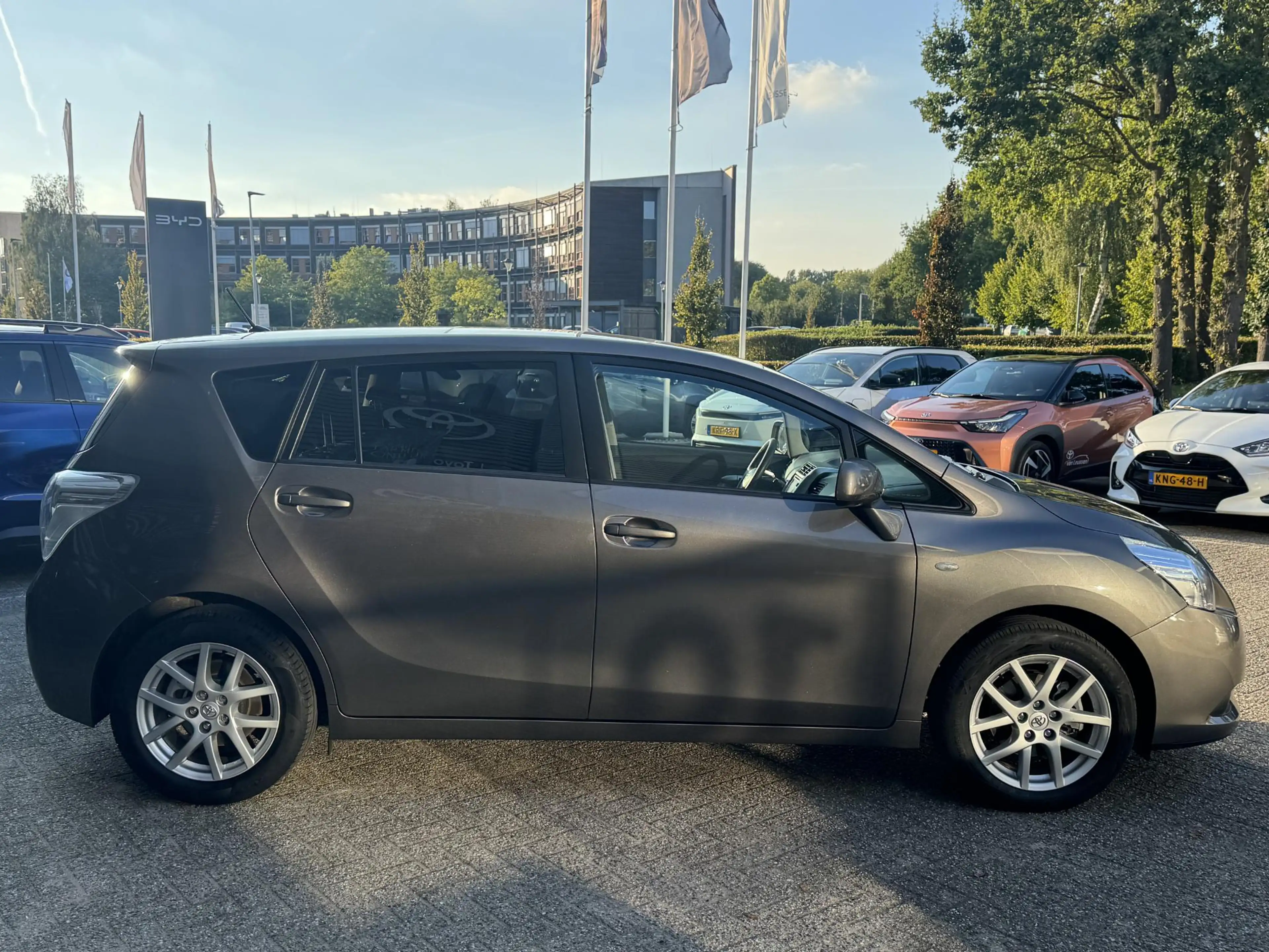 Toyota Verso 1.8 VVT-i Business Titanium CAMERA TREKHAAK PANO L — photo 6
