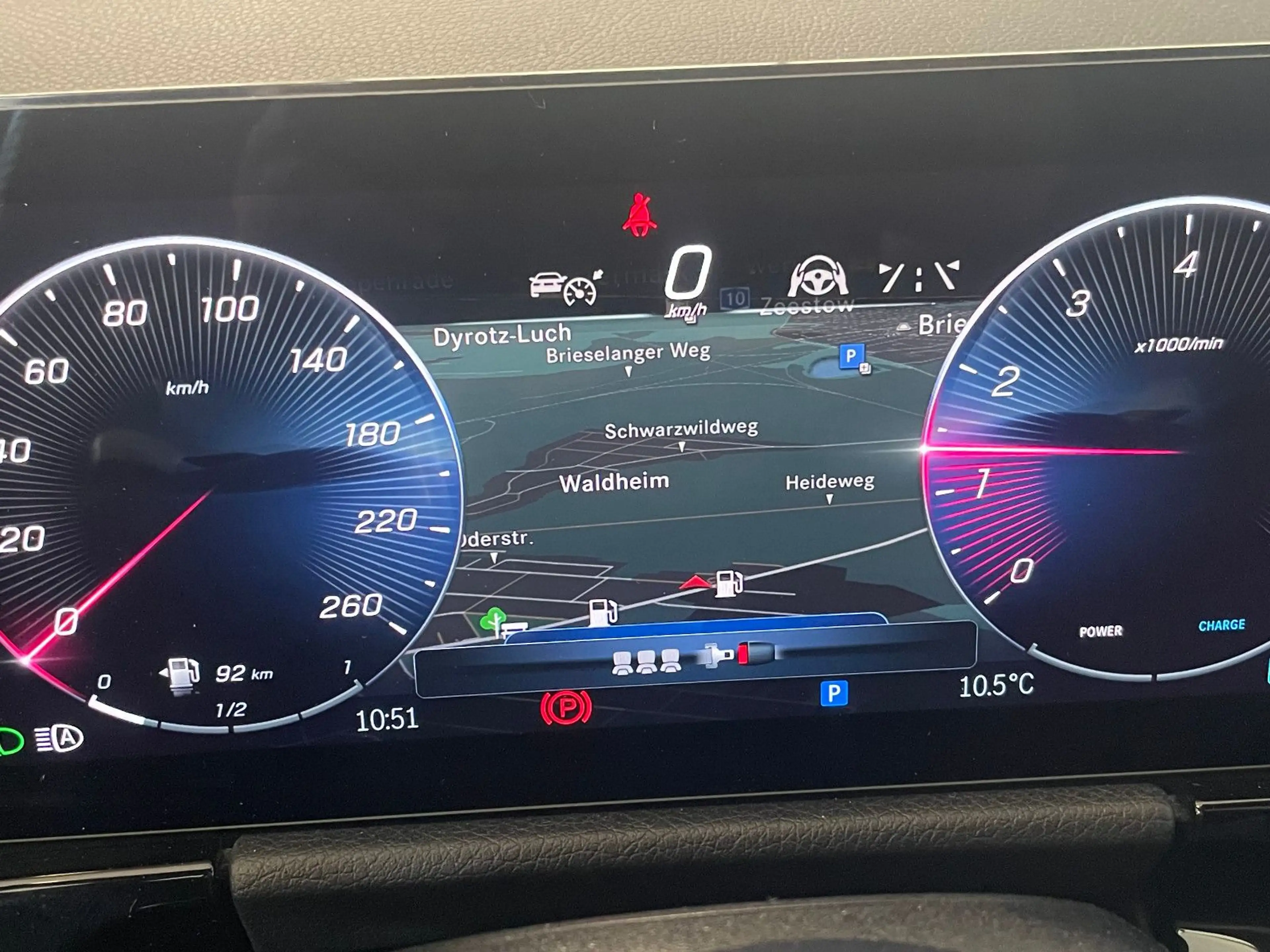 Mercedes-Benz B 250 4MATIC DCT — photo 11