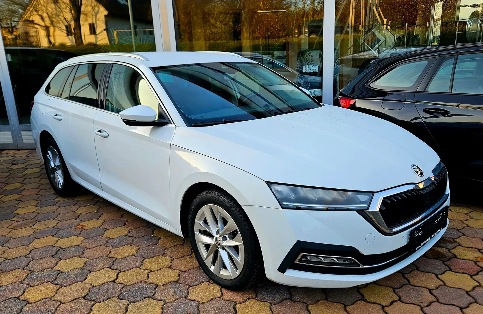 Skoda Octavia *Virtual Cockpit*NAVI *HUD *elek. Heckkl.*Winterpa Weiß - 1