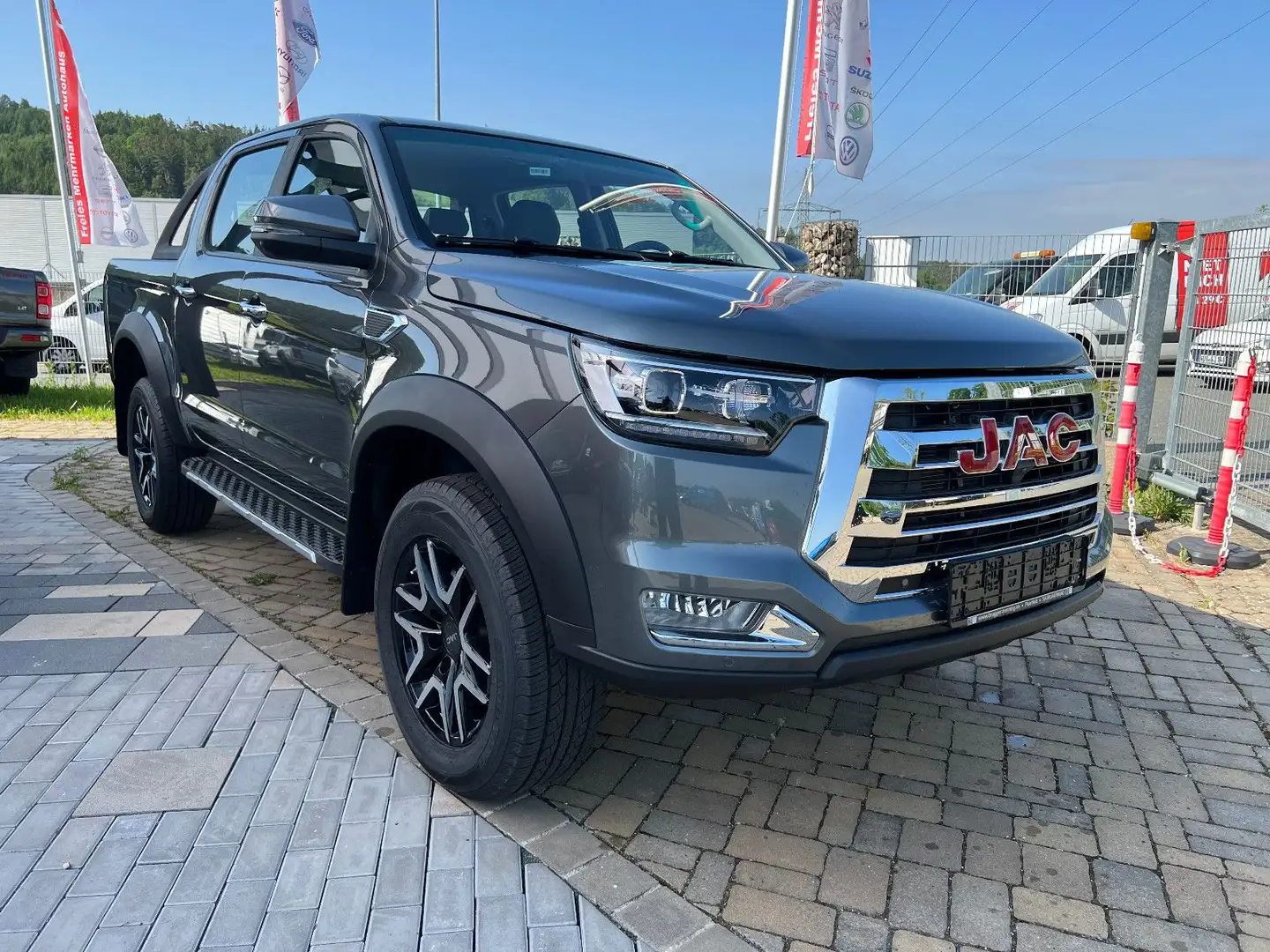 JAC 8 Pro Pick Up Doka,4x4, INKL AUTOGASANLAGE Grau - 1