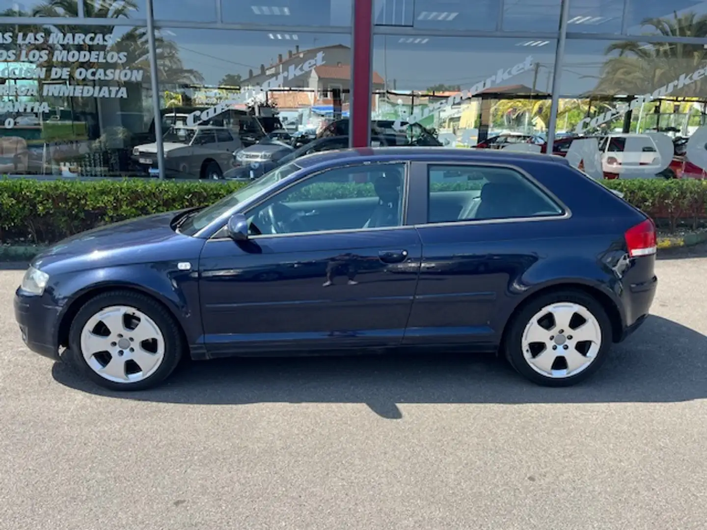 Audi A3 1.9TDI Ambiente Azul - 2