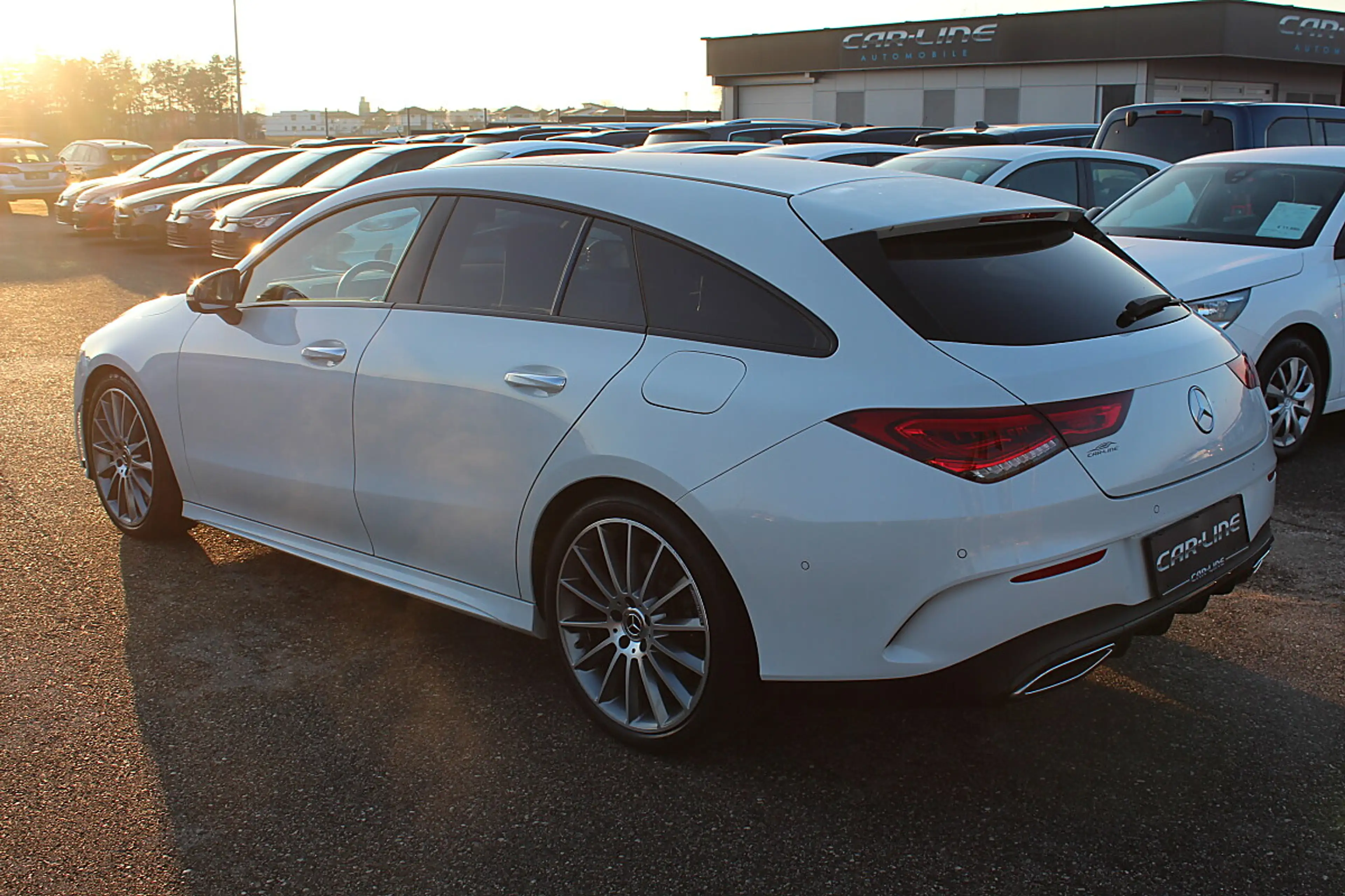 Mercedes-Benz CLA 220 d Shooting Brake 4MATIC Aut. AMG Line Head UP K... — photo 9