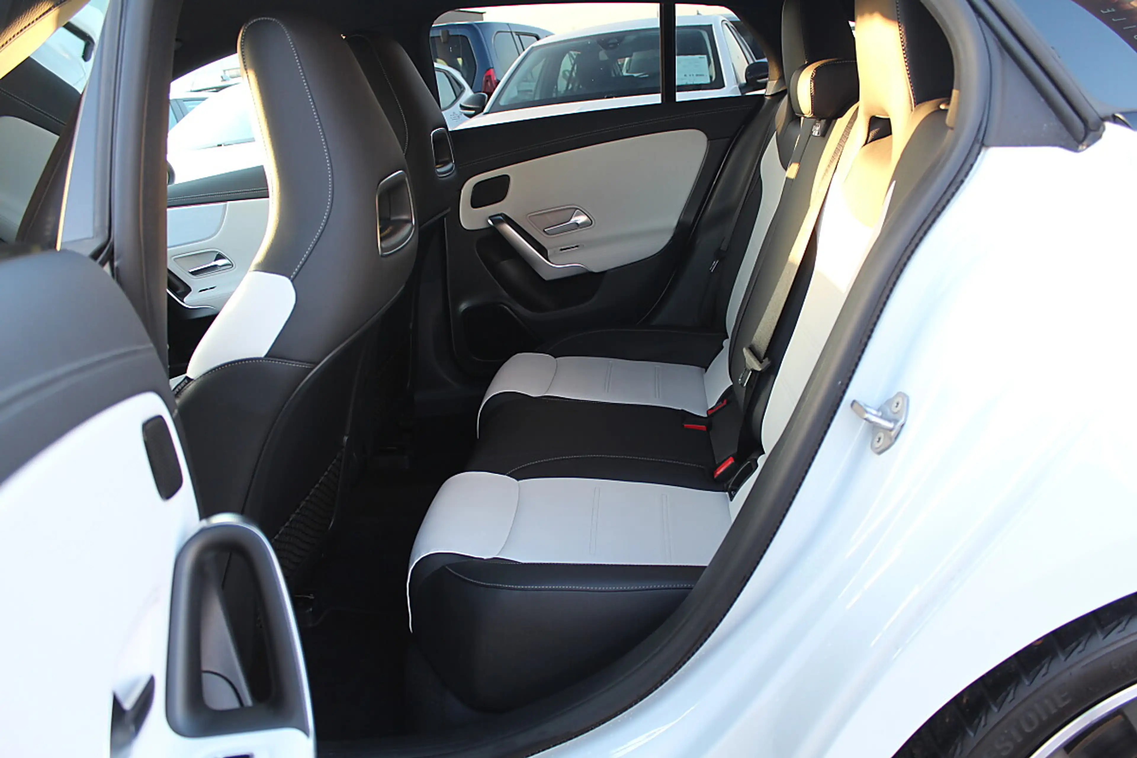 Mercedes-Benz CLA 220 d Shooting Brake 4MATIC Aut. AMG Line Head UP K... — photo 12