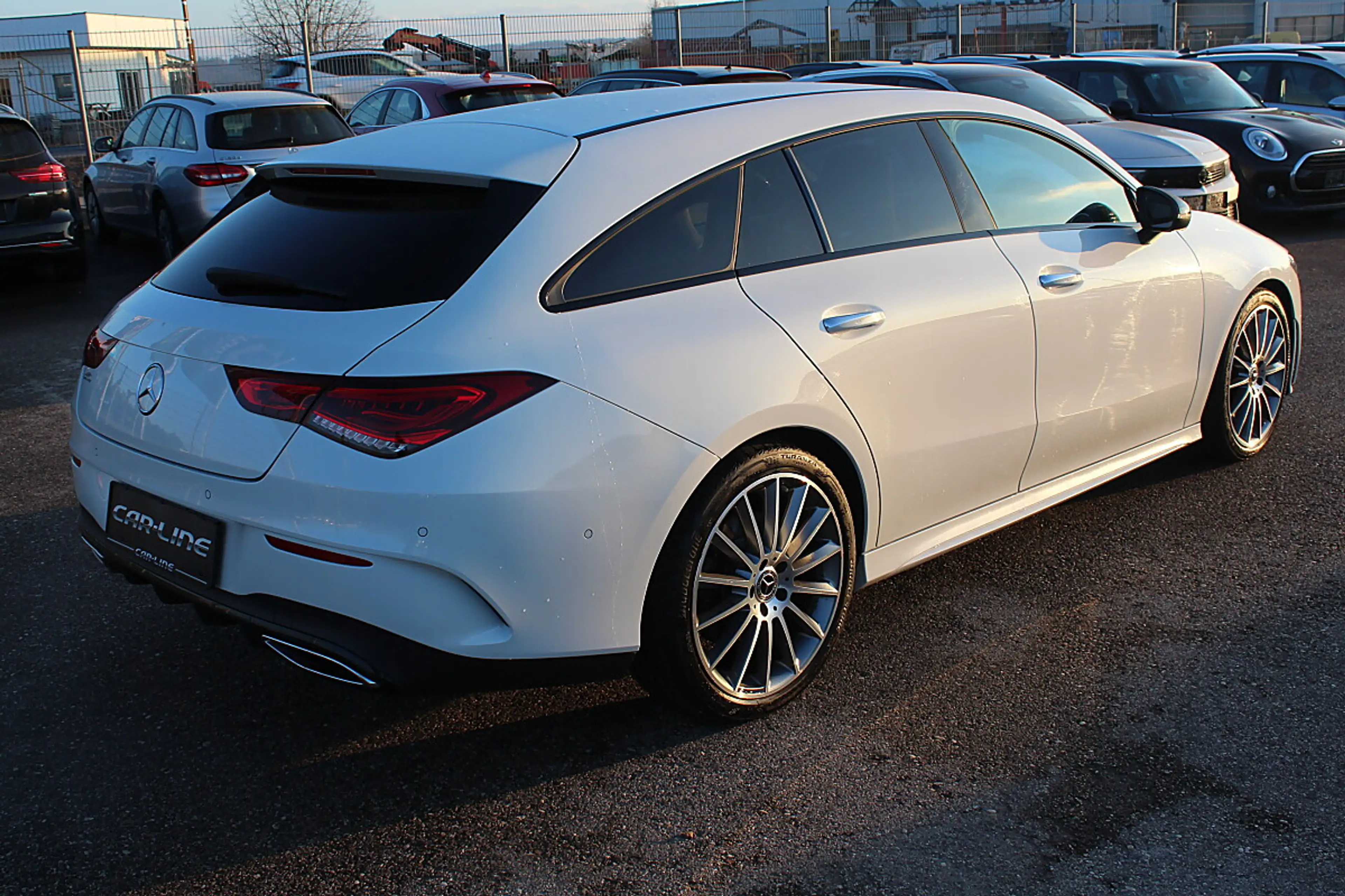 Mercedes-Benz CLA 220 d Shooting Brake 4MATIC Aut. AMG Line Head UP K... — photo 7