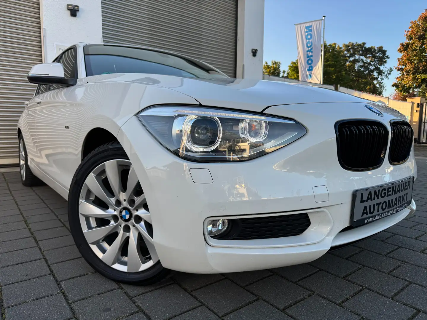BMW 118 5-trg. 118 d Urban-Bi-Xenon"Teilleder"Sportsitze Weiß - 1