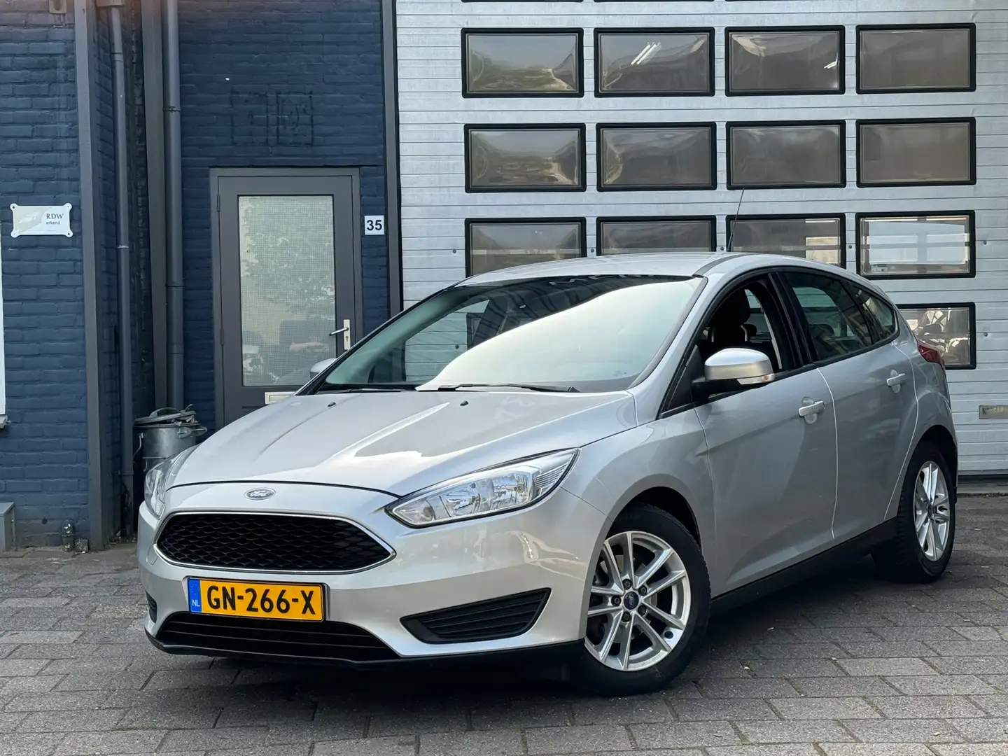 Ford Focus 1.0 Trend Edition | Airco | Cruise | PDC | N.A.P Gris - 1