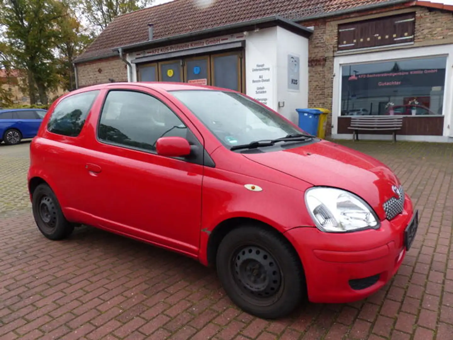 Toyota Yaris 1.0 Klima, el. FH Rot - 2