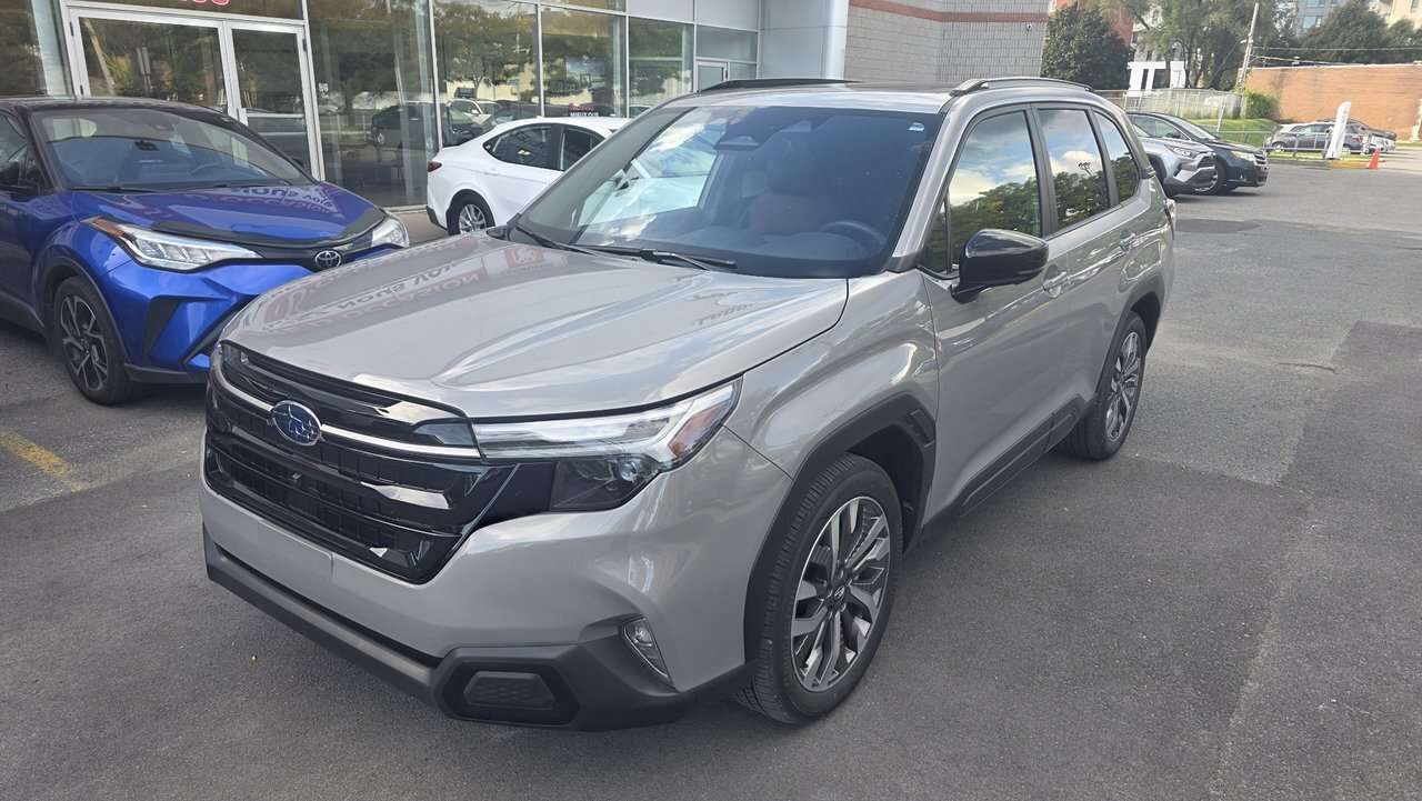 2026 Subaru Forester Premier Very good choice !! low km ! / Bon achat !