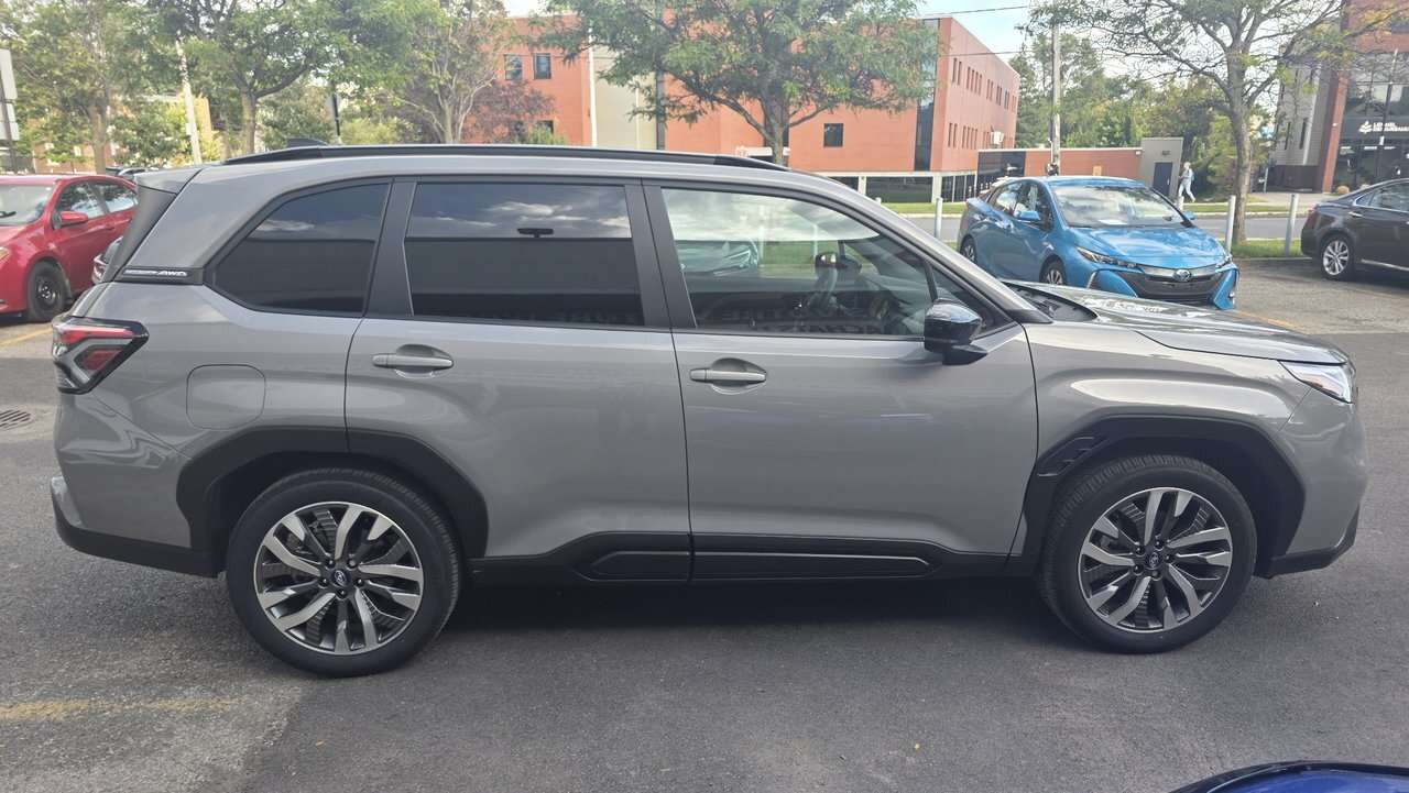2026 Subaru Forester Premier Very good choice !! low km ! / Bon achat ! — снимка 1