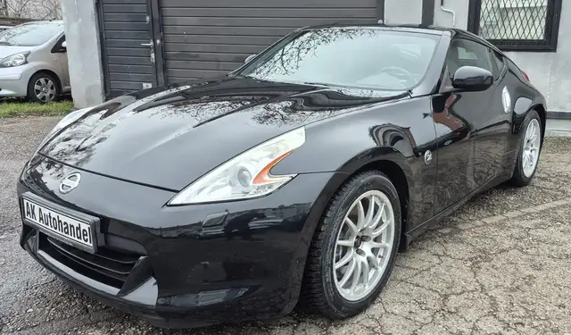 Nissan 370Z Pack Tempomat Bi-Xenon Bose 1. Hand TÜV Neu