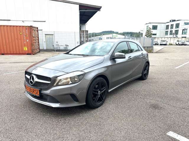 Imagine Mercedes-Benz A 180 BlueEfficiency.