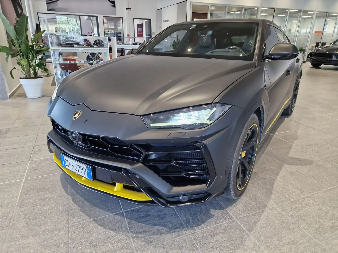 Lamborghini Urus 4.0 Czarny - 1