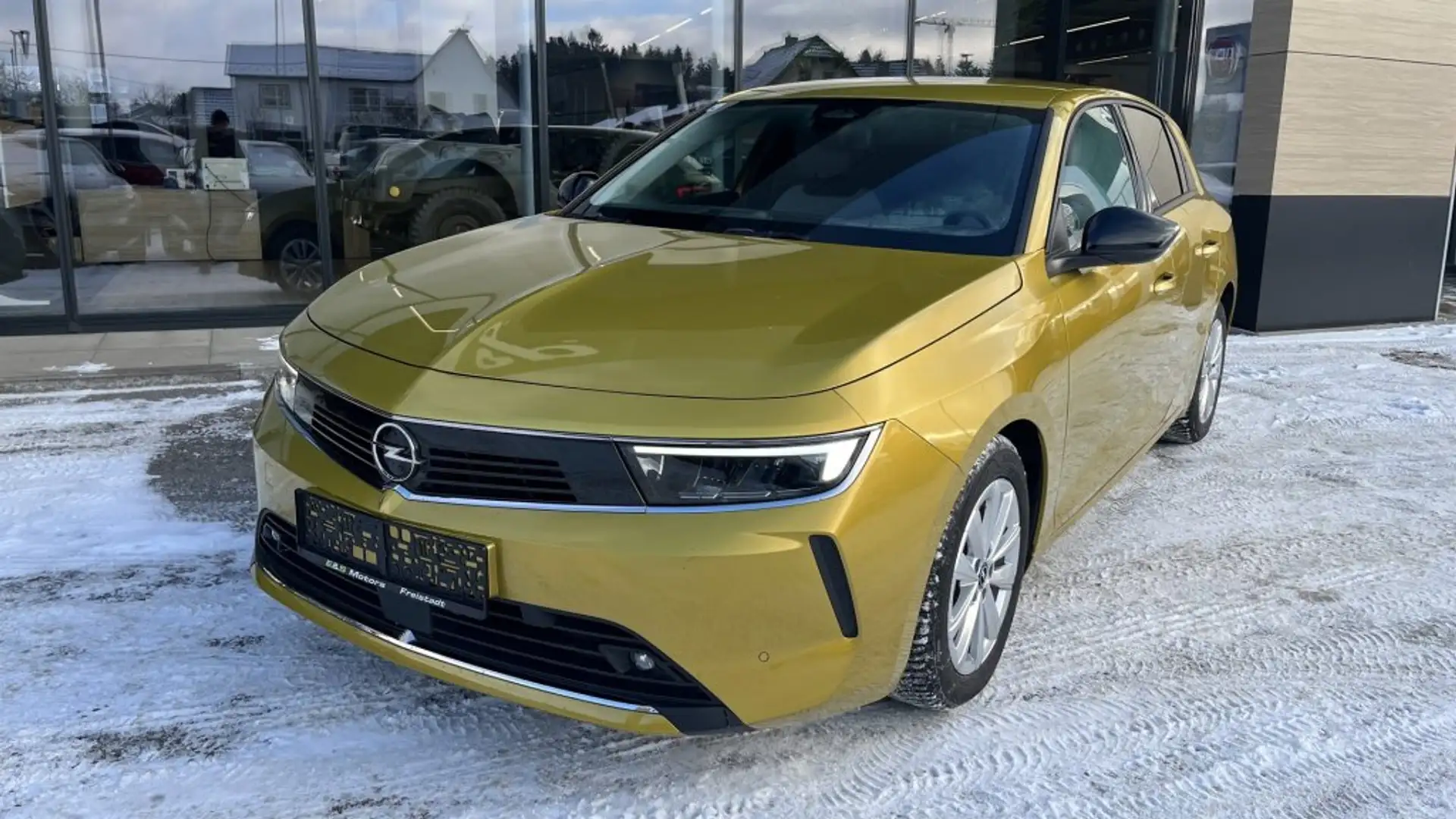 Opel Astra 1,2 Turbo Business Edition Gelb - 1