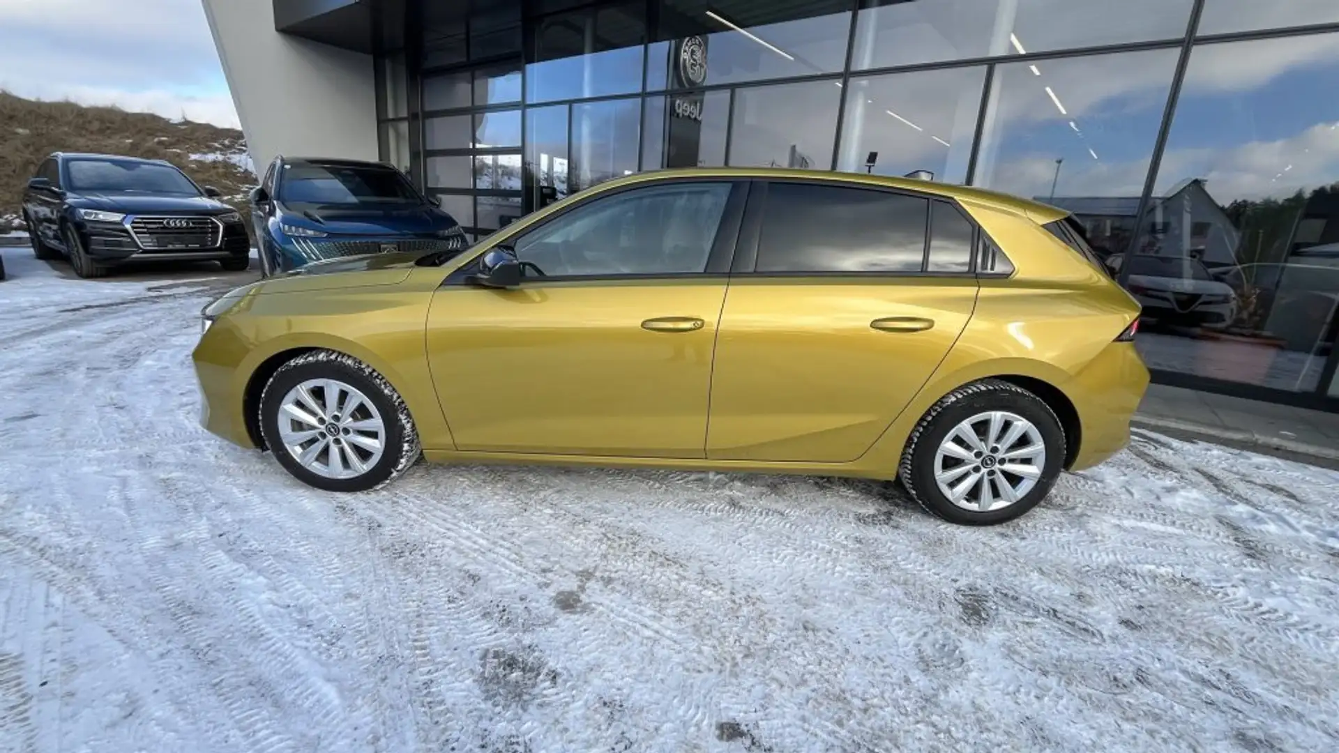 Opel Astra 1,2 Turbo Business Edition Gelb - 2