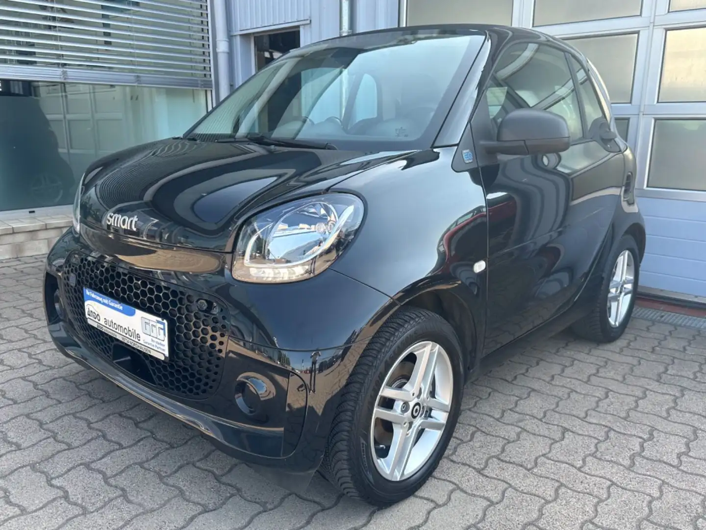 smart forTwo coupe electric drive / EQ Automatik/Klima Schwarz - 1
