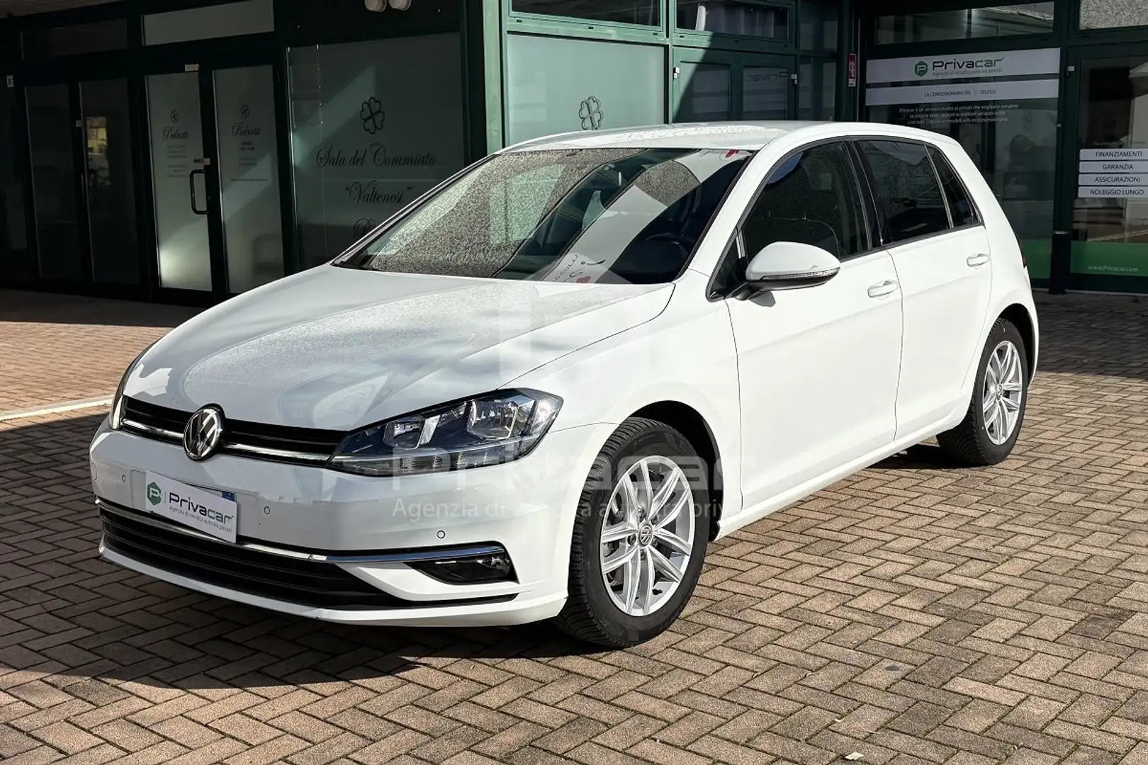 Volkswagen Golf Golf 1.0 TSI 115 CV 5p. Trendline BlueMotion Technology Weiß - 1