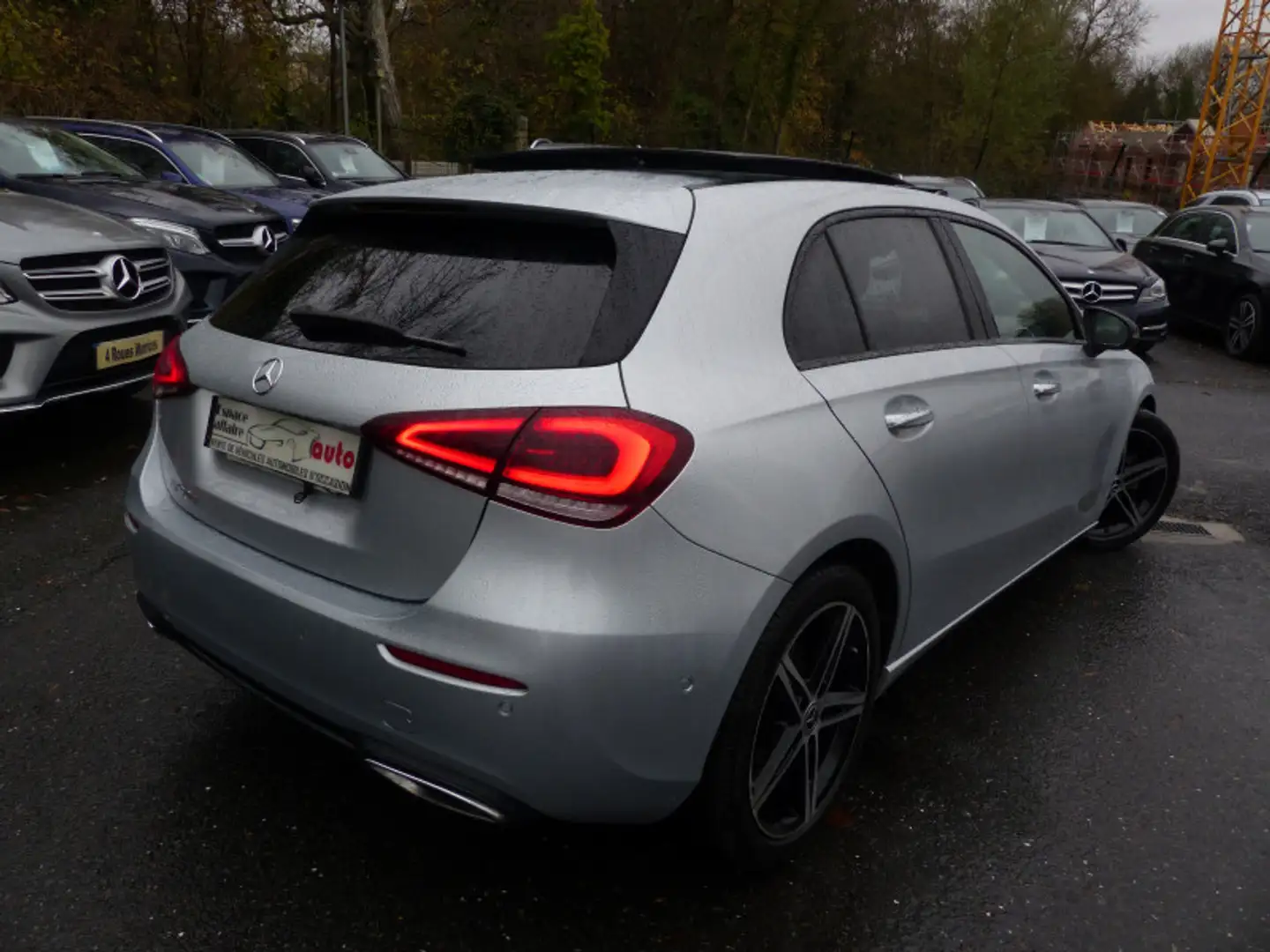 Mercedes-Benz A 180 180 D 116CH PROGRESSIVE LINE 7G-DCT Gris - 2