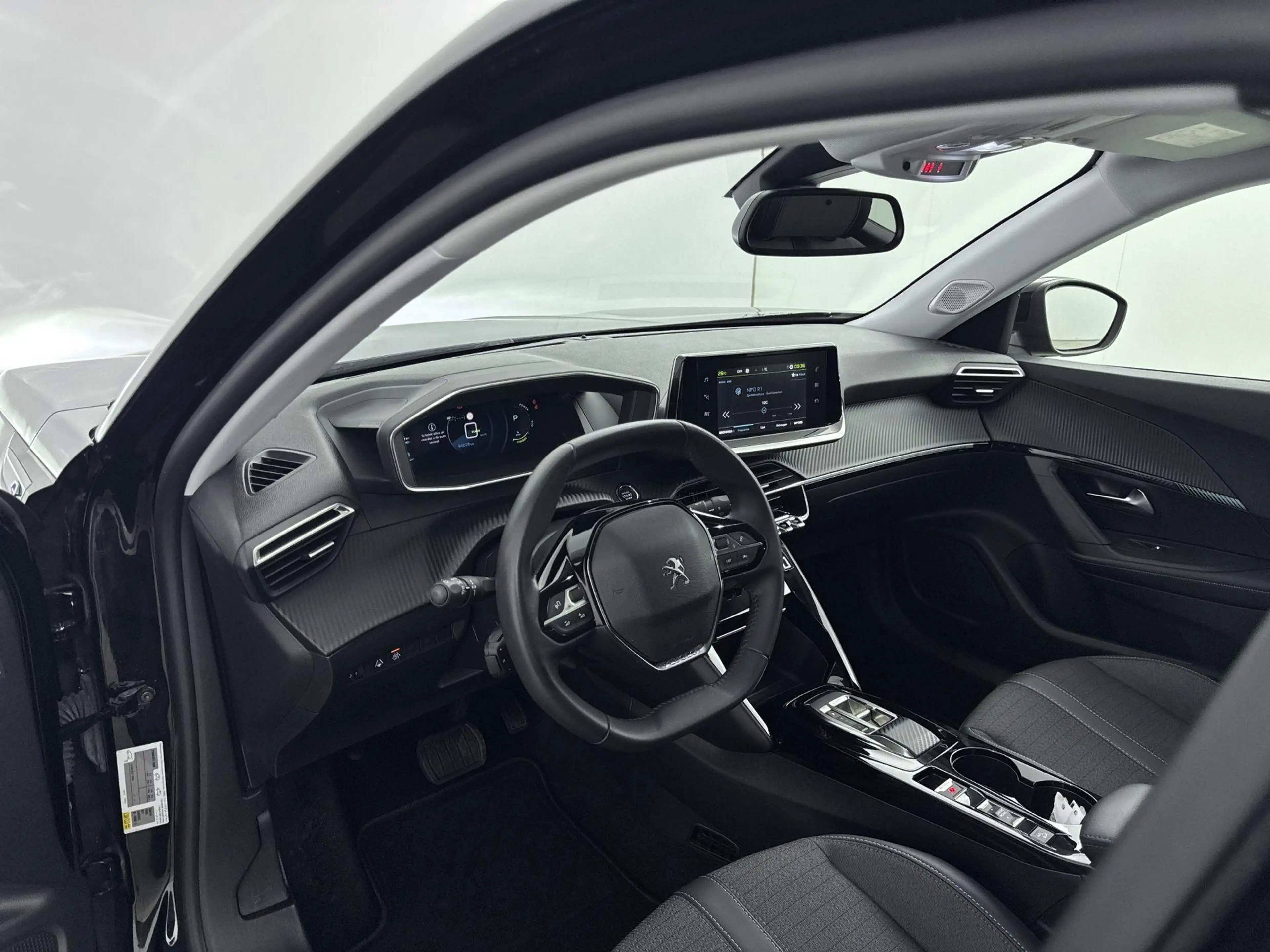 Peugeot e-2008 EV Allure Pack 50 kWh | Adaptieve cruise control | — photo 11