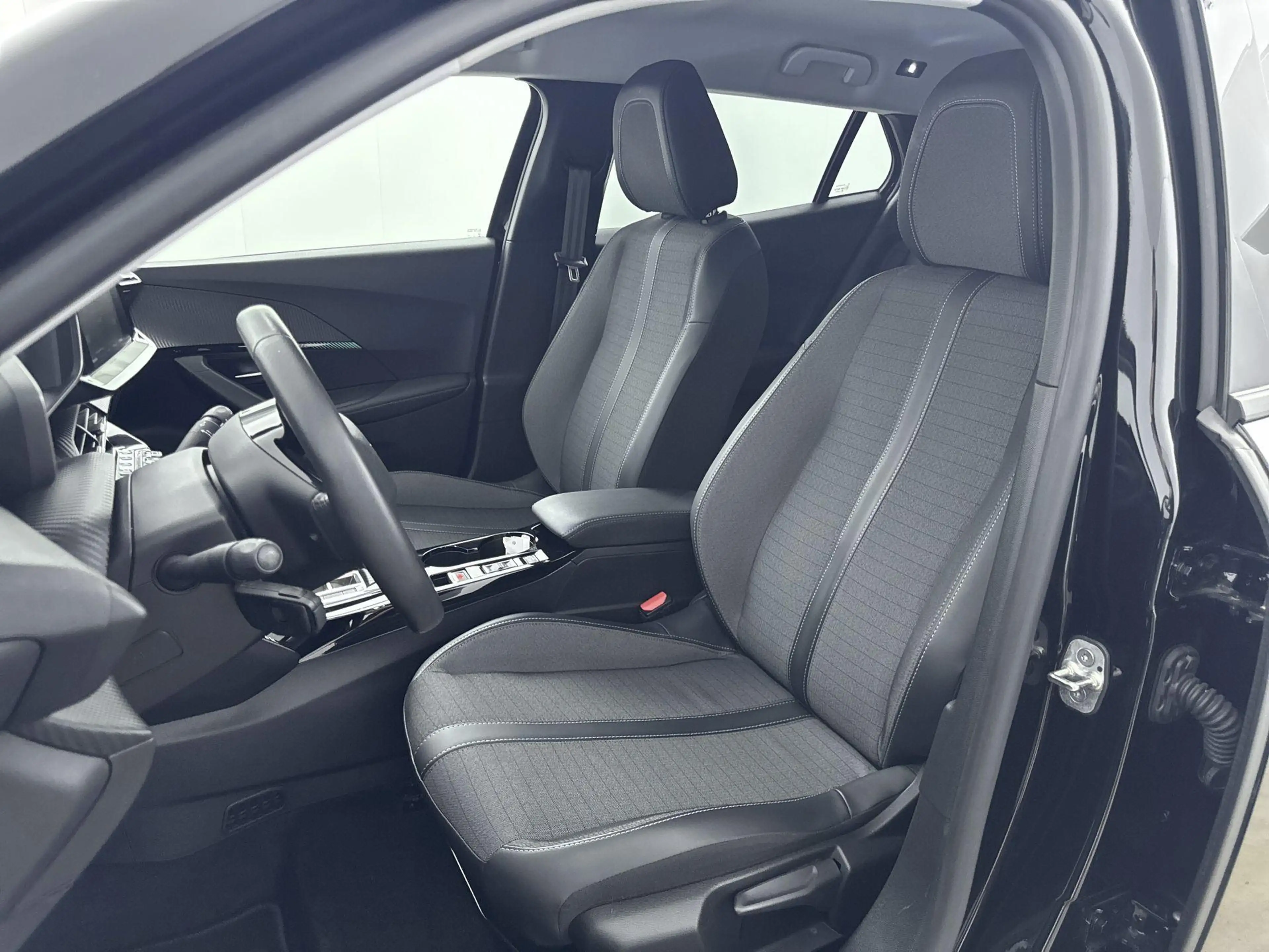 Peugeot e-2008 EV Allure Pack 50 kWh | Adaptieve cruise control | — photo 10