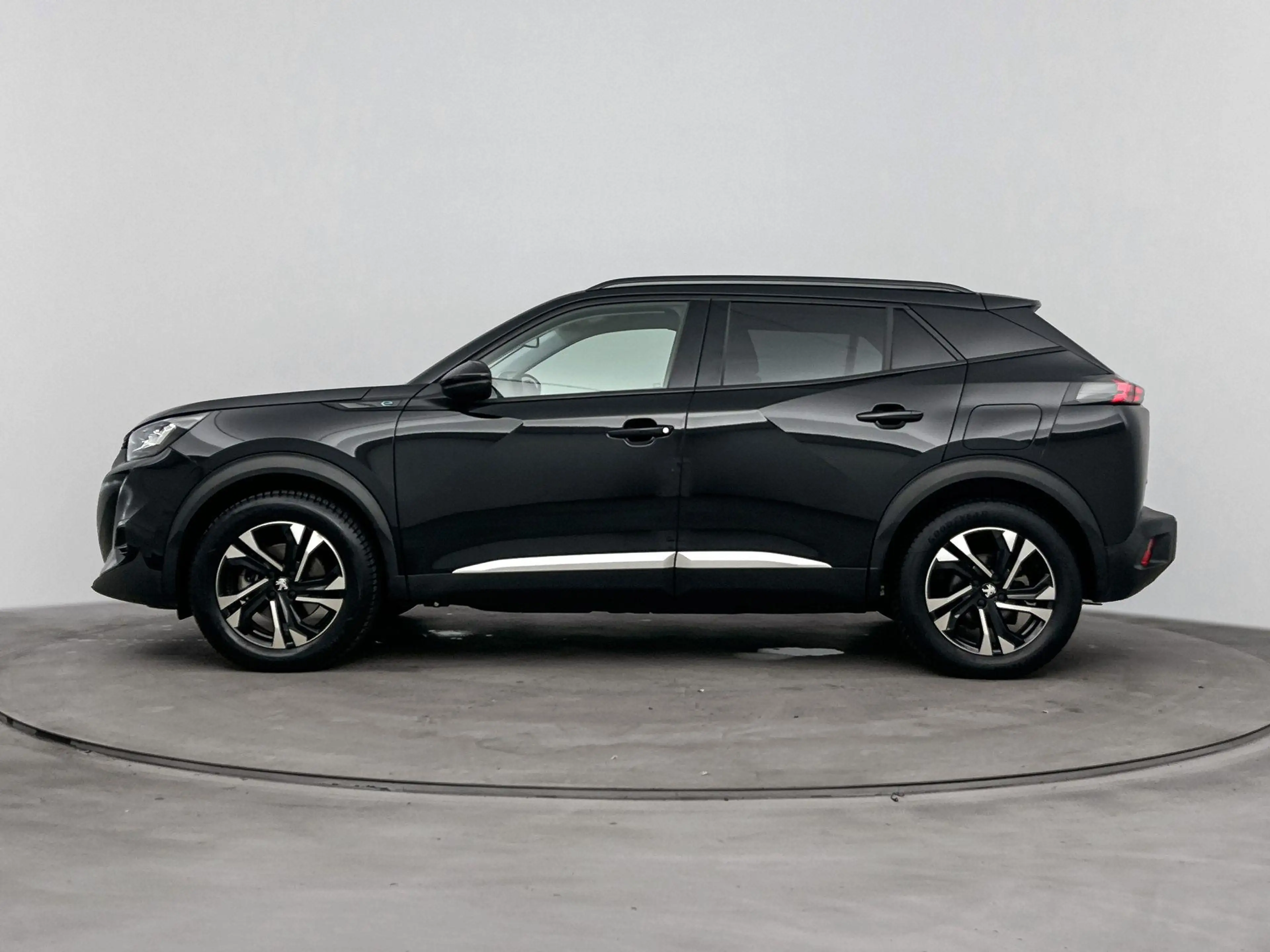 Peugeot e-2008 EV Allure Pack 50 kWh | Adaptieve cruise control | — photo 2