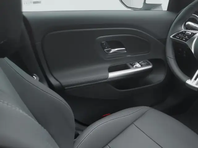 Mercedes-Benz CLA view 22