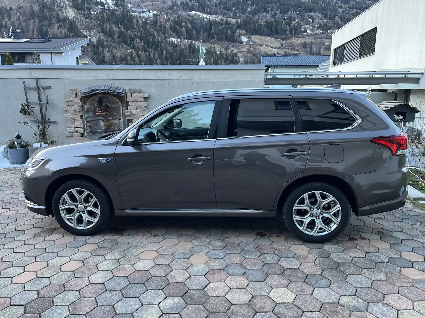 Mitsubishi Outlander Outlander 2,0 PHEV Instyle Instyle - 2