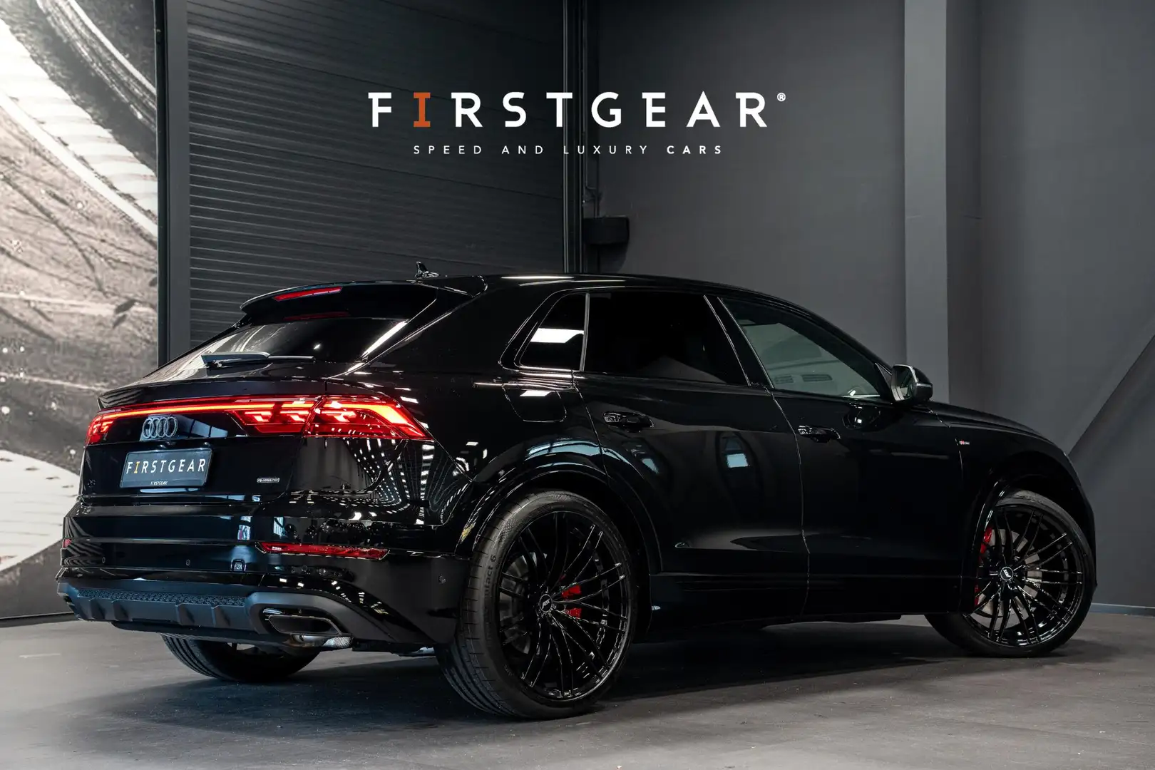 Audi Q8 55 TFSI e quattro Pro Line S *Vierwielbesturing / Zwart - 2