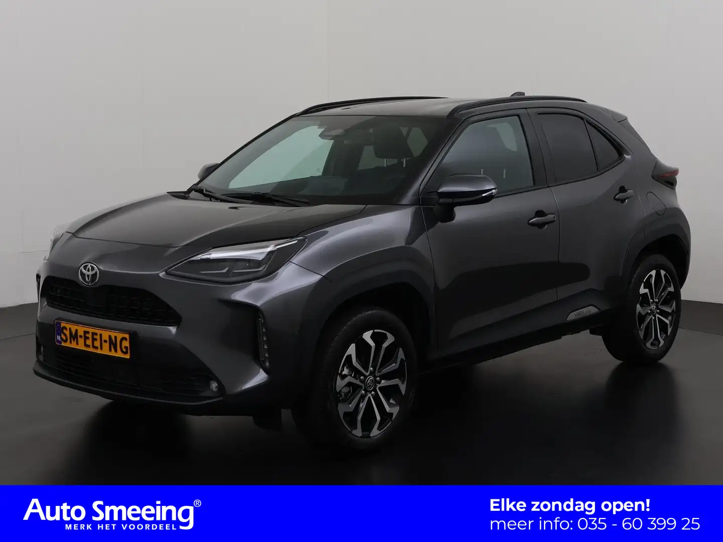 Toyota Yaris Cross 1.5 Hybrid 130 pk First Edition | Winterpakket + S Grijs - 1