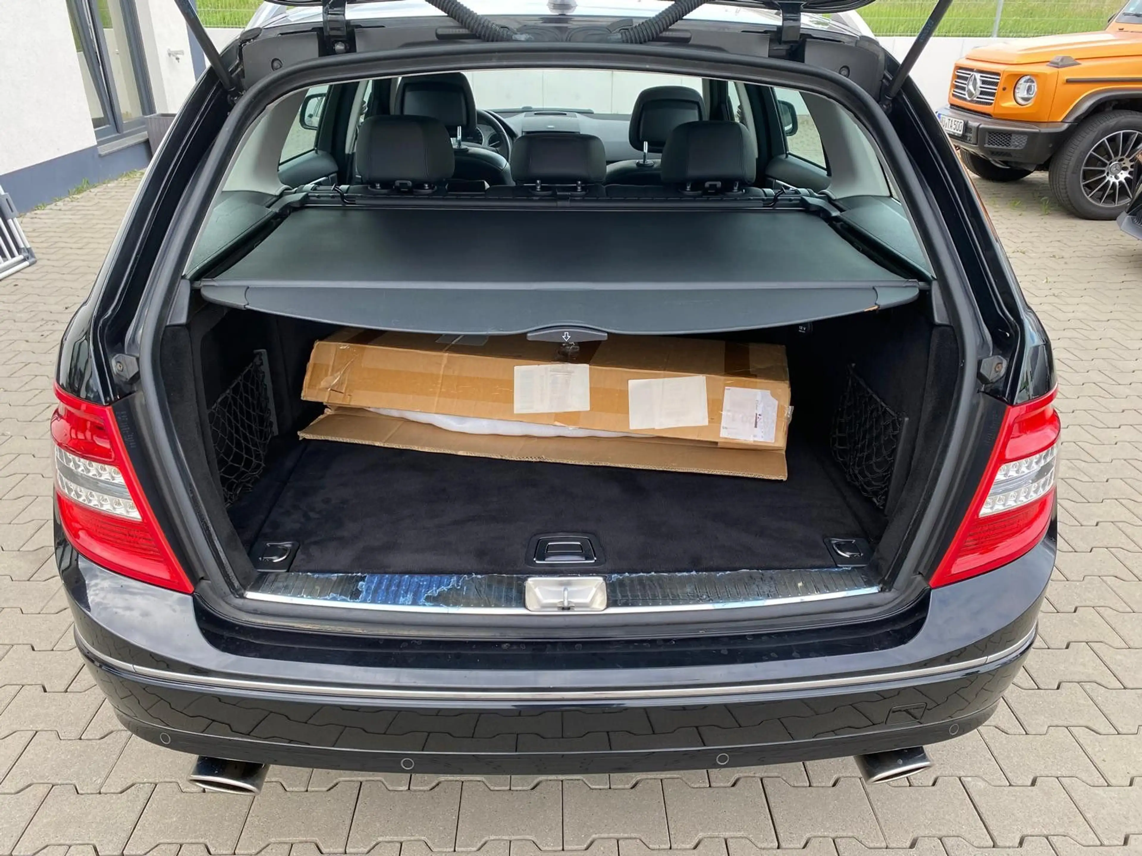 Mercedes-Benz C 350 AMG Paket/NAVI/LEDER/Avantgarde — photo 12