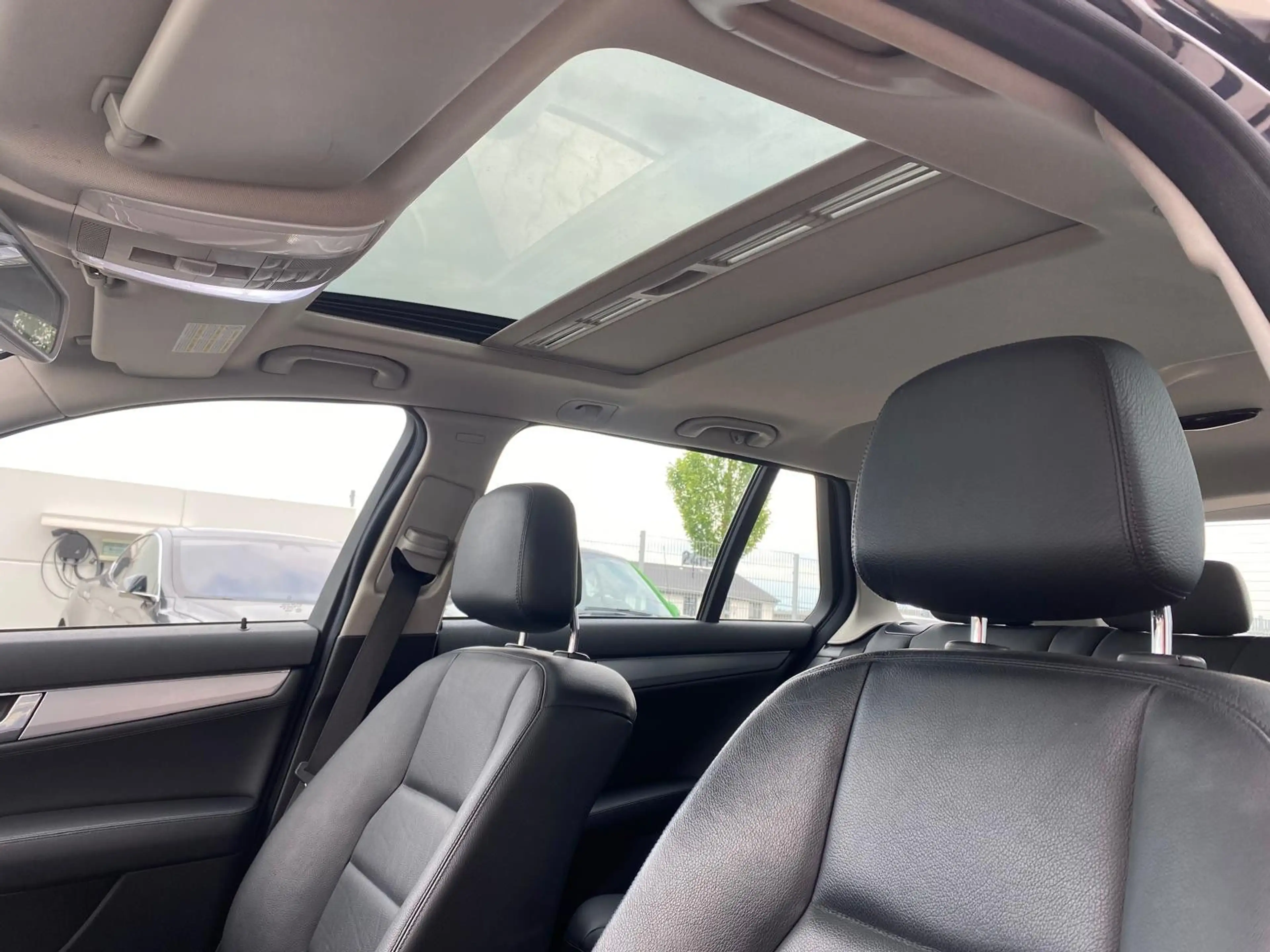 Mercedes-Benz C 350 AMG Paket/NAVI/LEDER/Avantgarde — photo 15