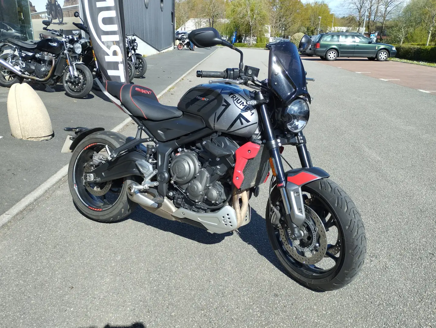 Triumph Trident 660 Gris - 1