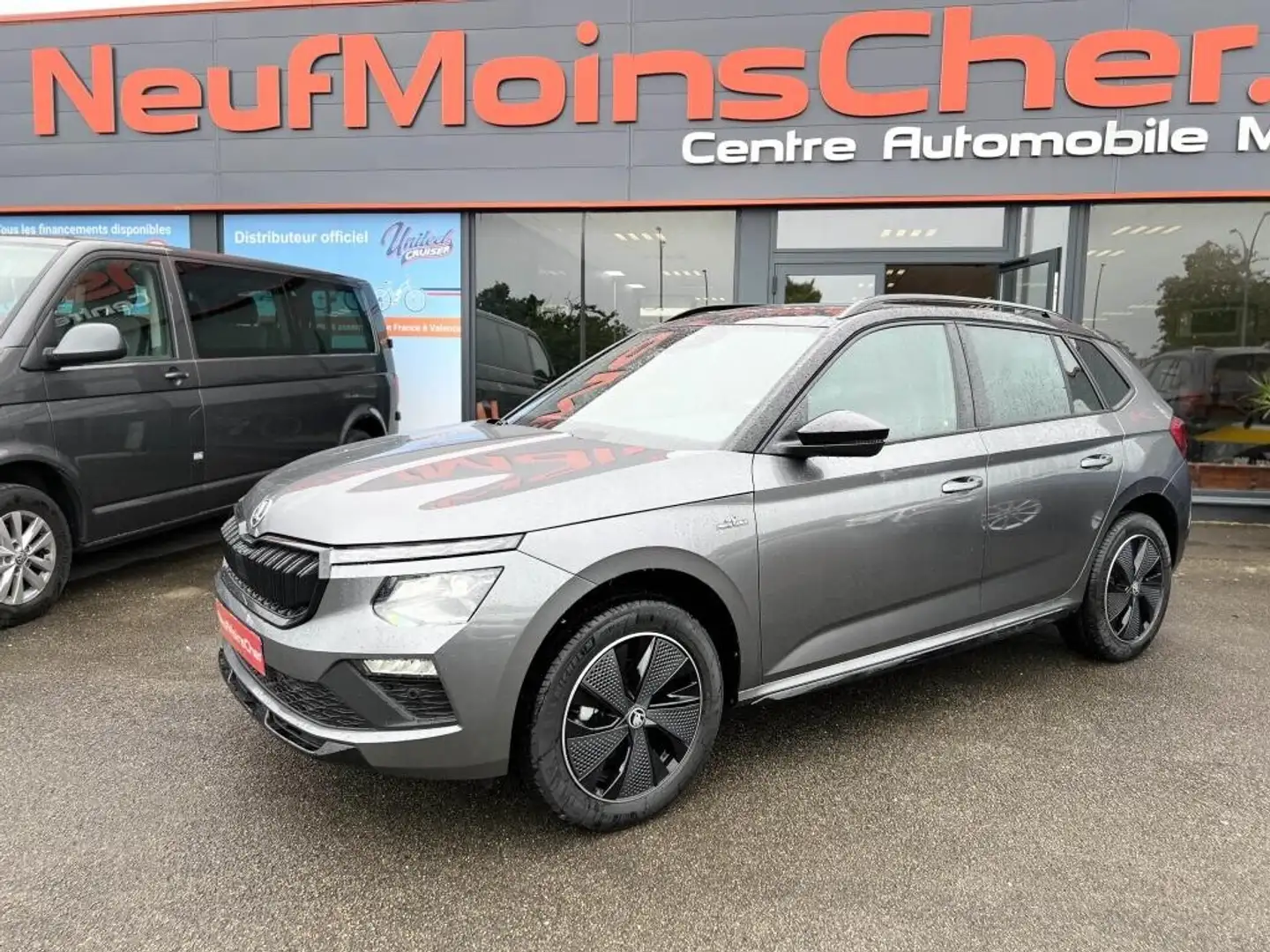 Skoda Kamiq Monte Carlo 1.0 TSI 116cv DSG7 avec Toit Panoramiq Gris - 1