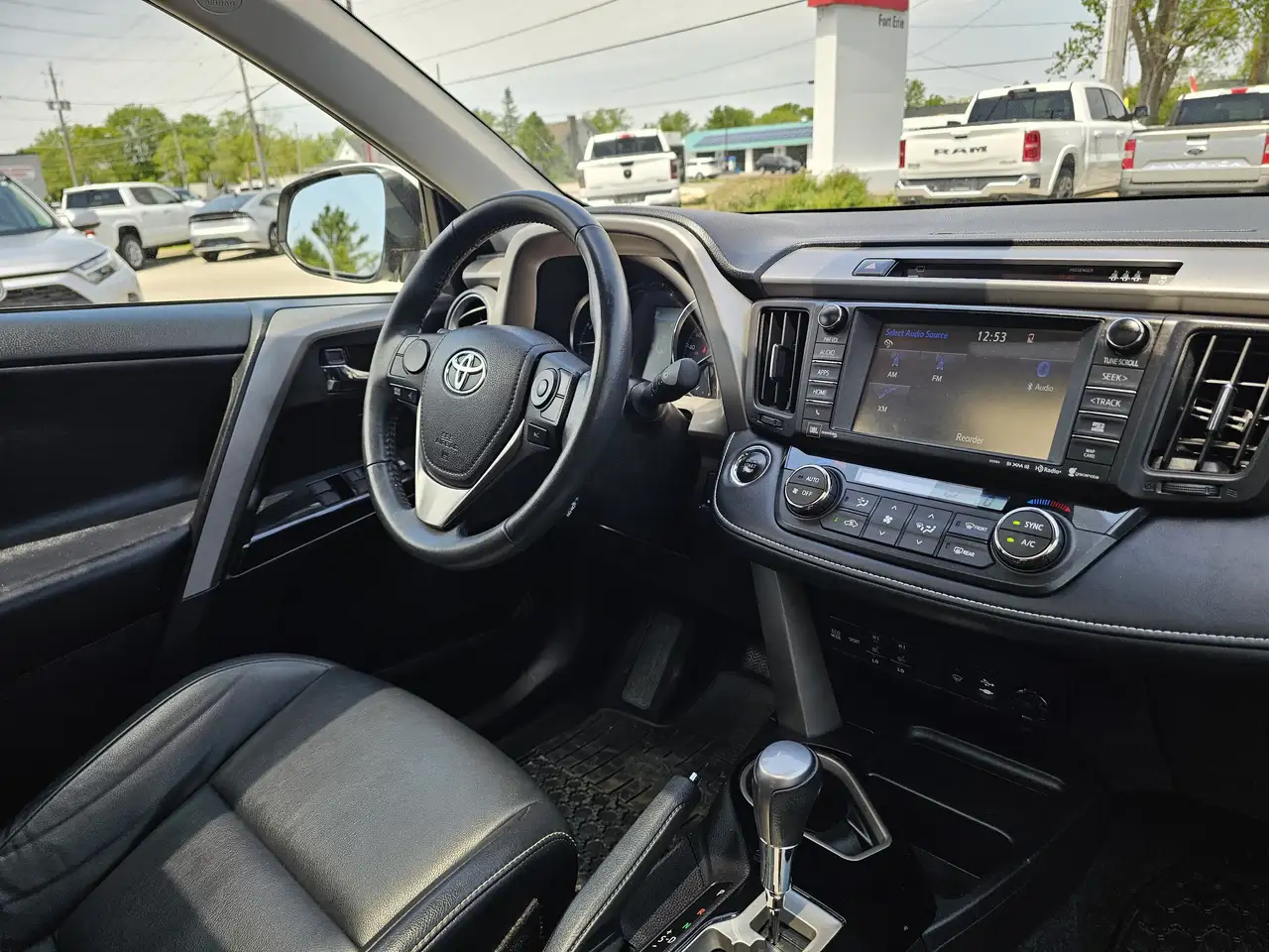 Toyota RAV 4 снимка Toyota RAV 4