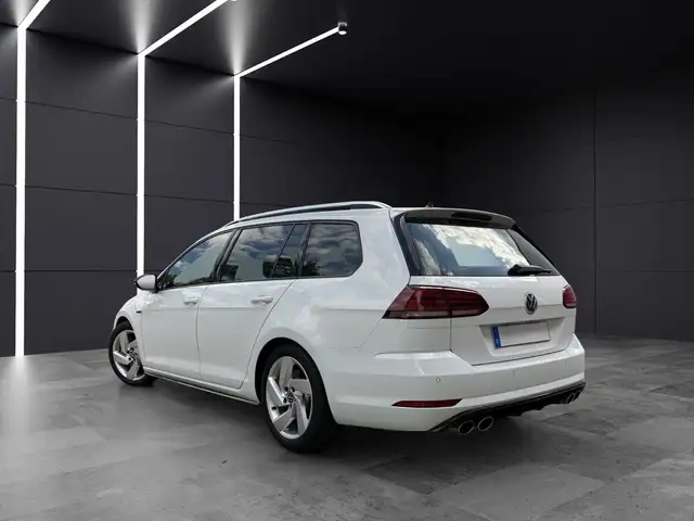 Volkswagen Golf view 3
