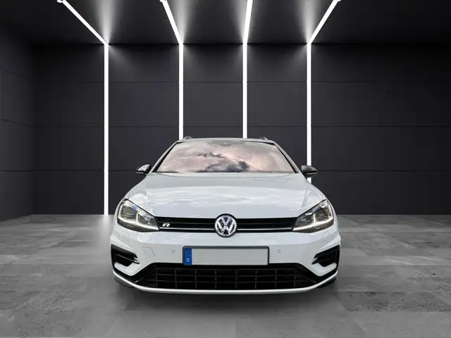 Volkswagen Golf view 8
