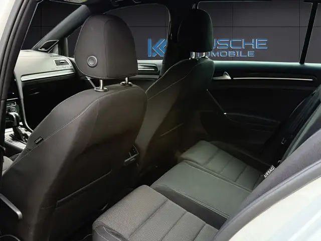 Volkswagen Golf view 11
