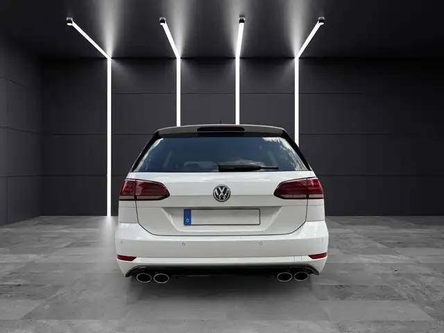 Volkswagen Golf view 4
