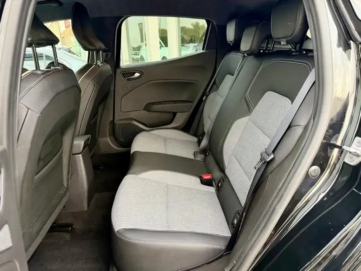 Renault Clio techno TCe 2025, foto 13