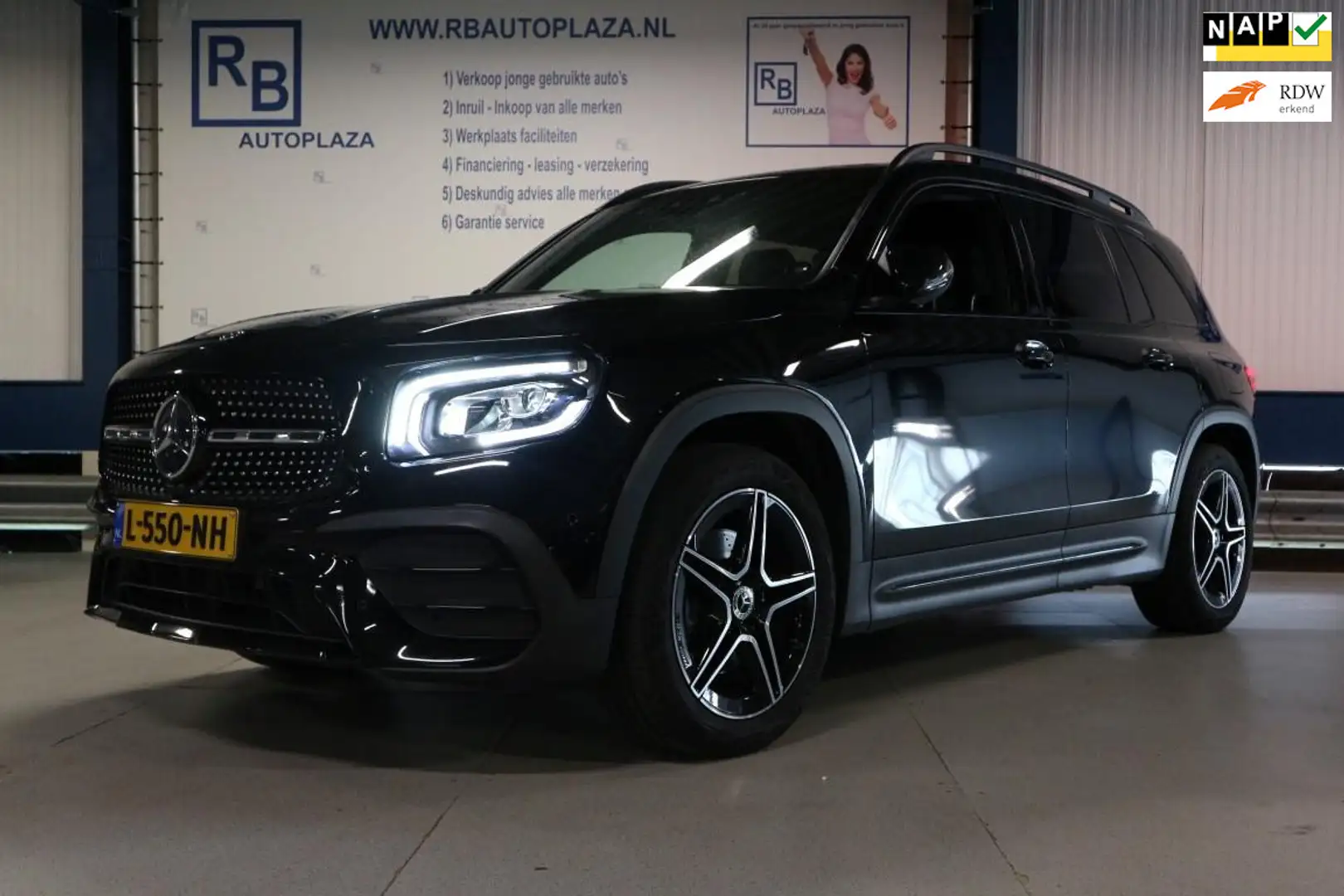 Mercedes-Benz GLB 180 Business Solution AMG / NAP / DEALER SERVICE ! ! ! Zwart - 1