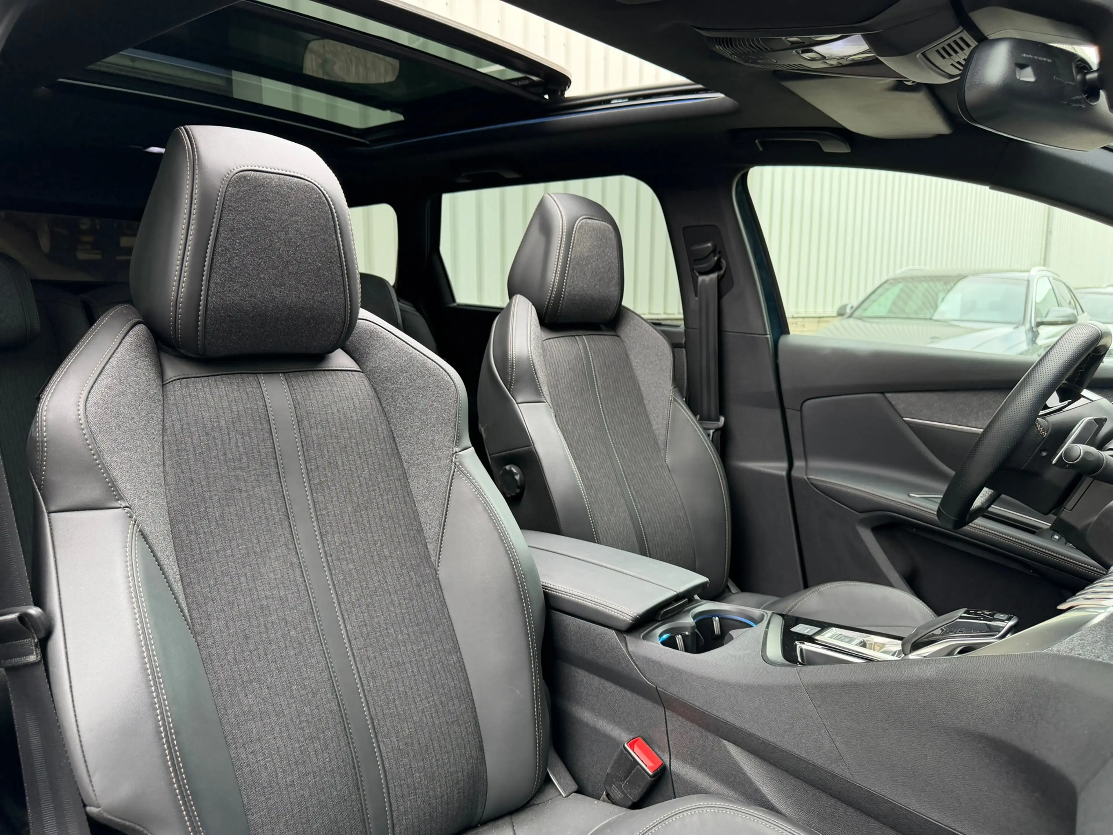 Peugeot 5008 1.2 PureTech GT-Line Panorama Camera Carplay 7p. — photo 21