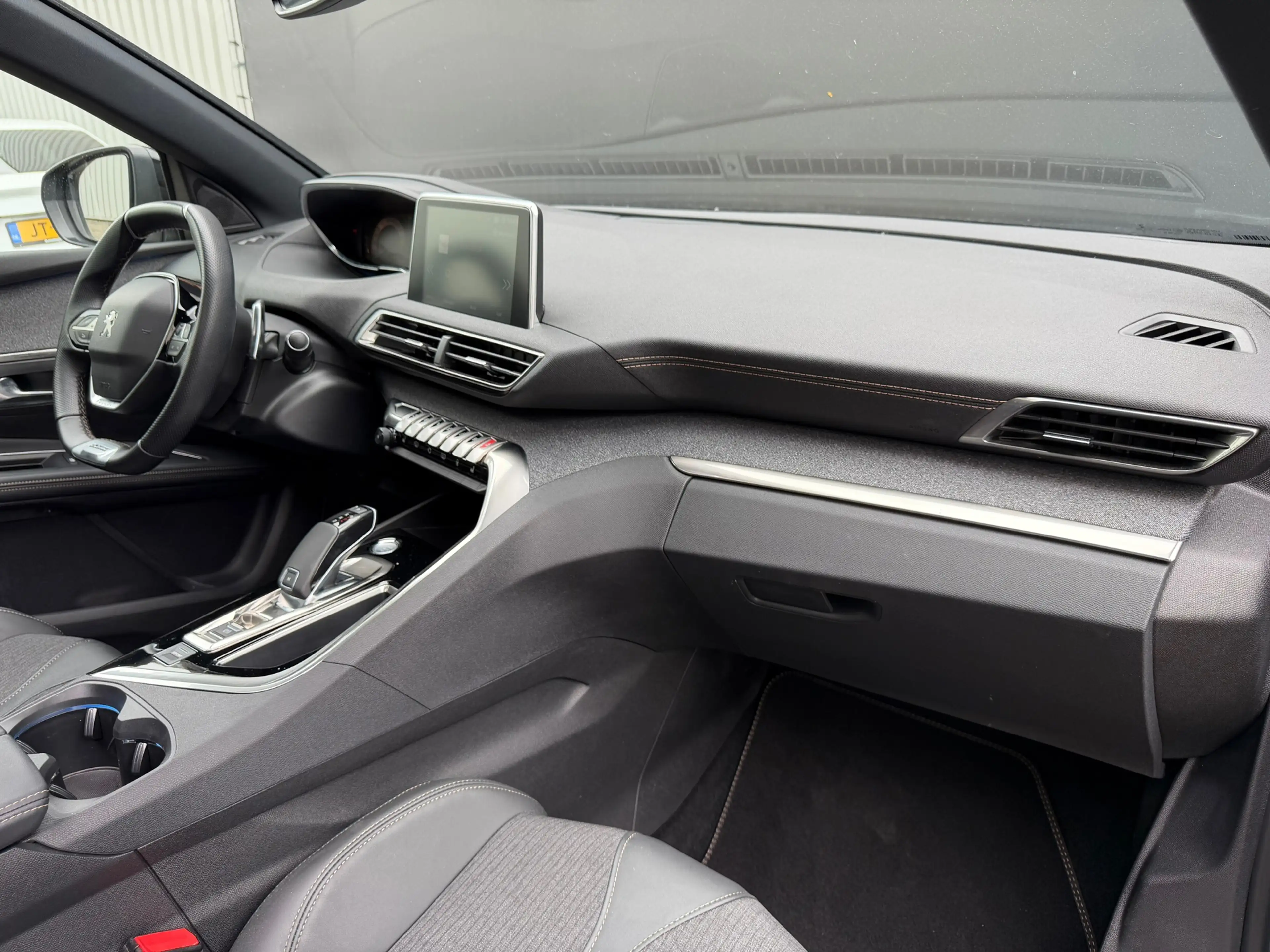 Peugeot 5008 1.2 PureTech GT-Line Panorama Camera Carplay 7p. — photo 22
