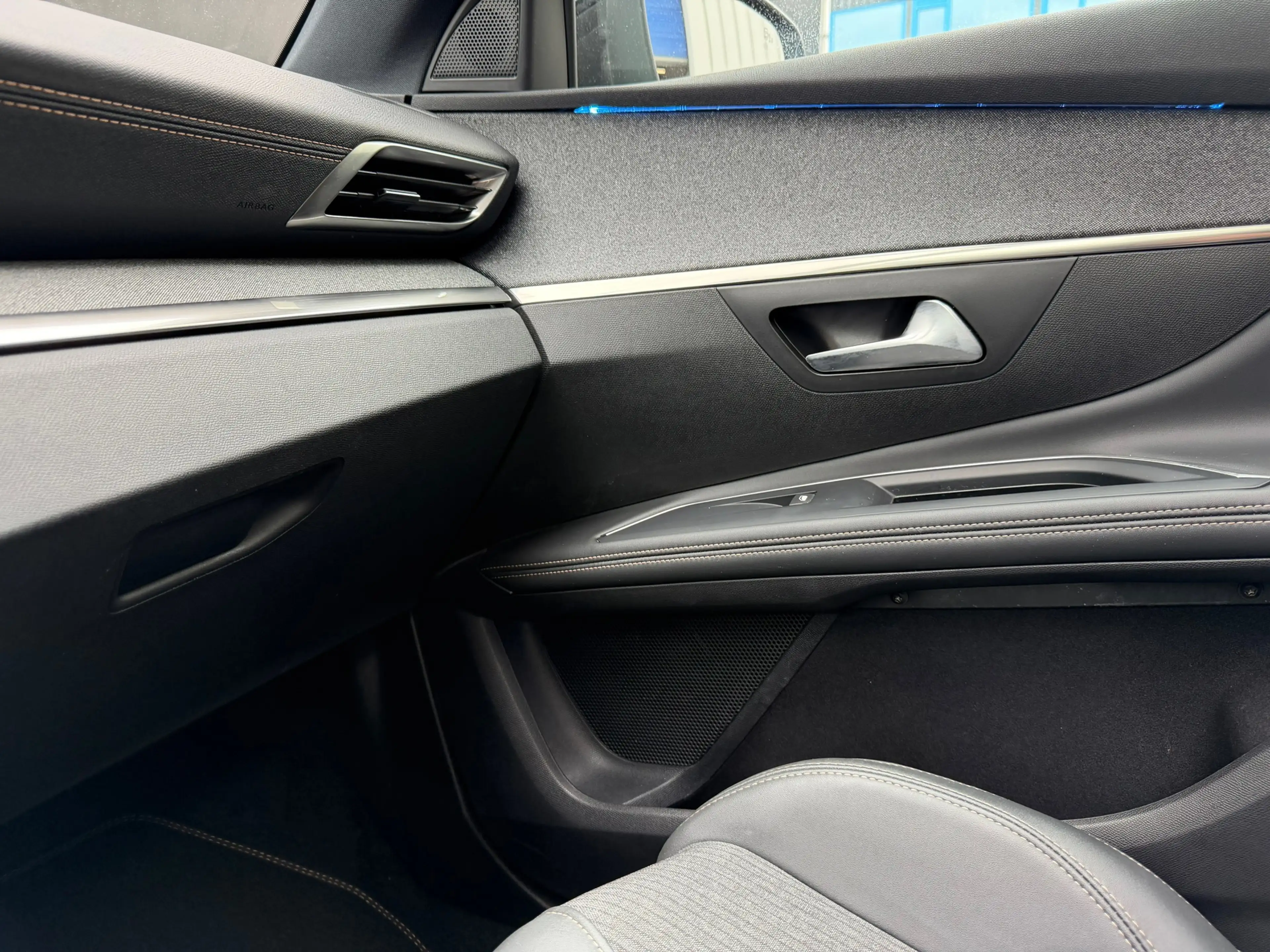 Peugeot 5008 1.2 PureTech GT-Line Panorama Camera Carplay 7p. — photo 45