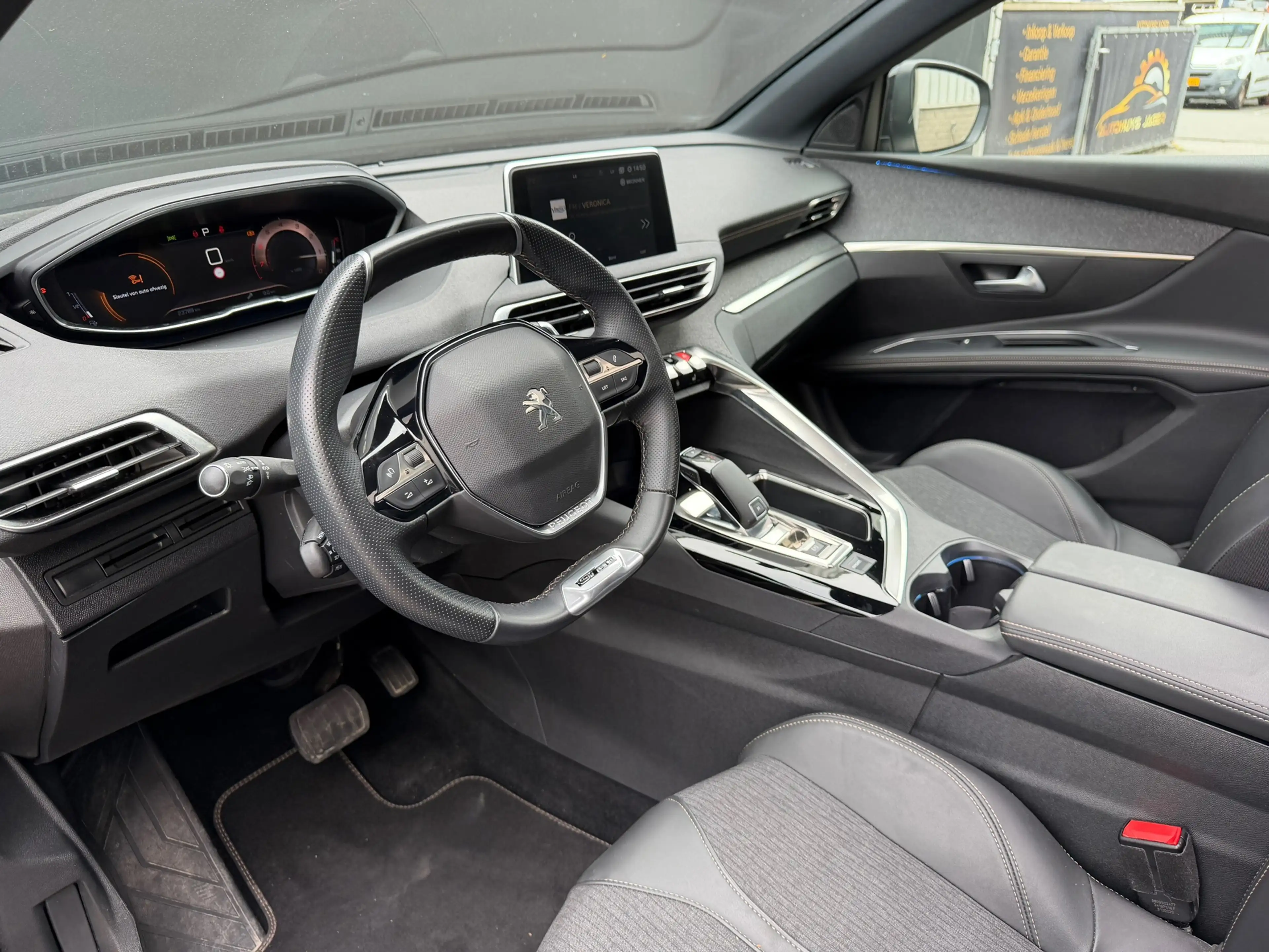 Peugeot 5008 1.2 PureTech GT-Line Panorama Camera Carplay 7p. — photo 36