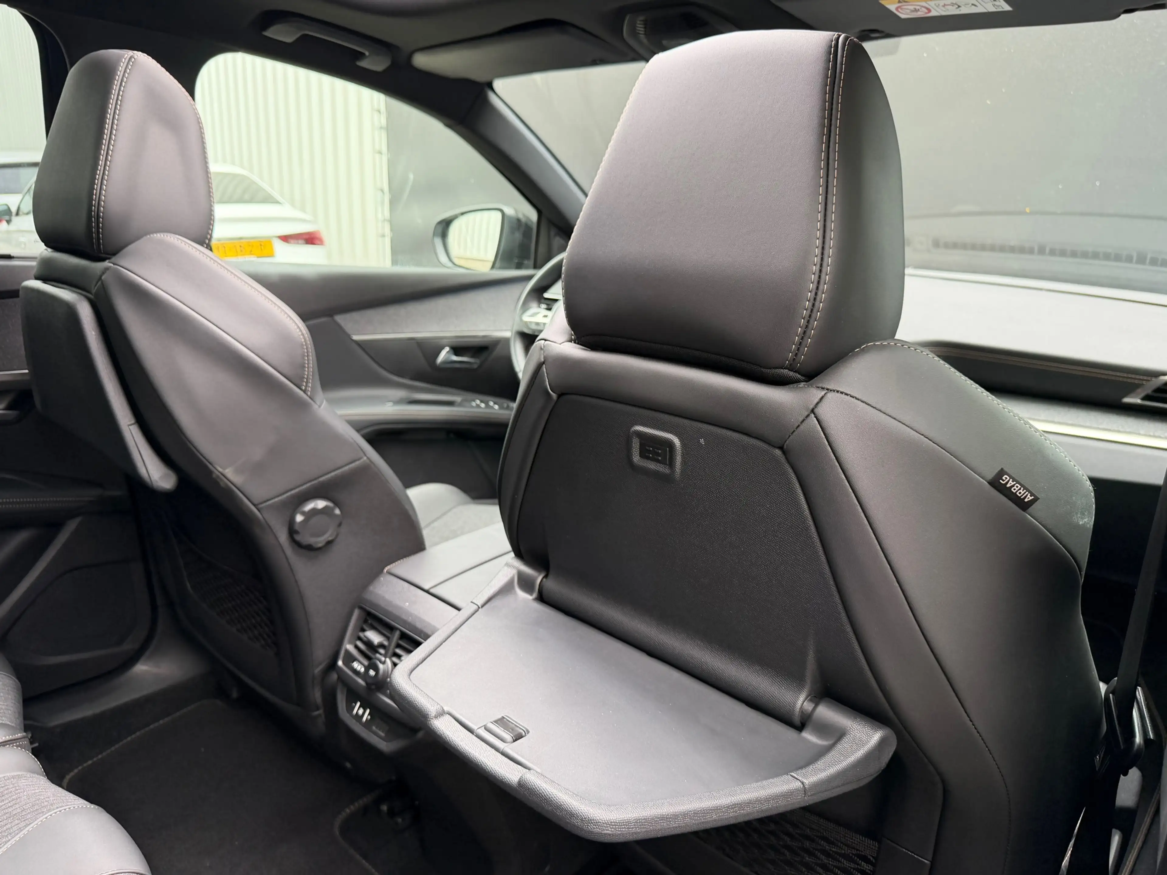 Peugeot 5008 1.2 PureTech GT-Line Panorama Camera Carplay 7p. — photo 30