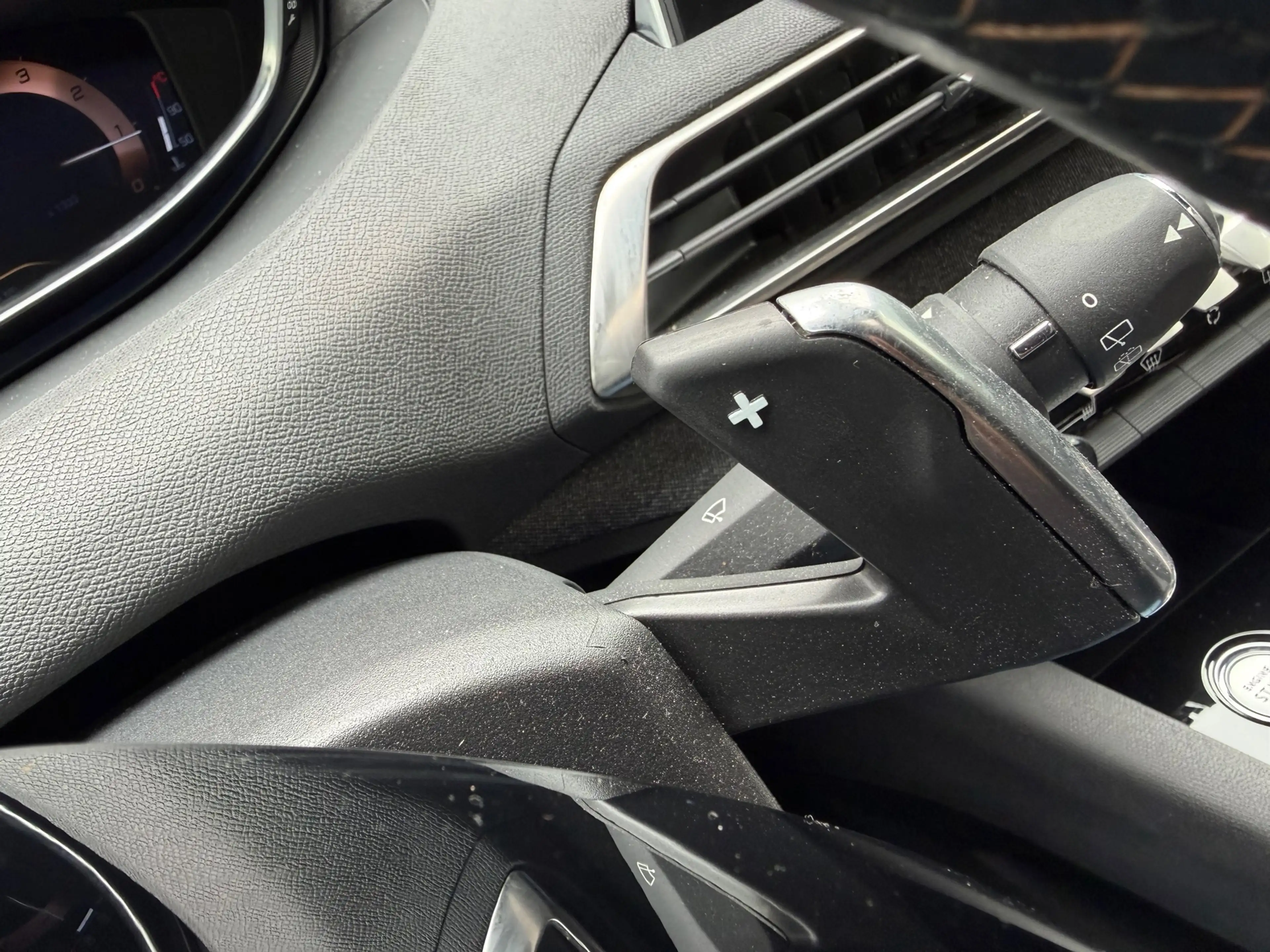 Peugeot 5008 1.2 PureTech GT-Line Panorama Camera Carplay 7p. — photo 41