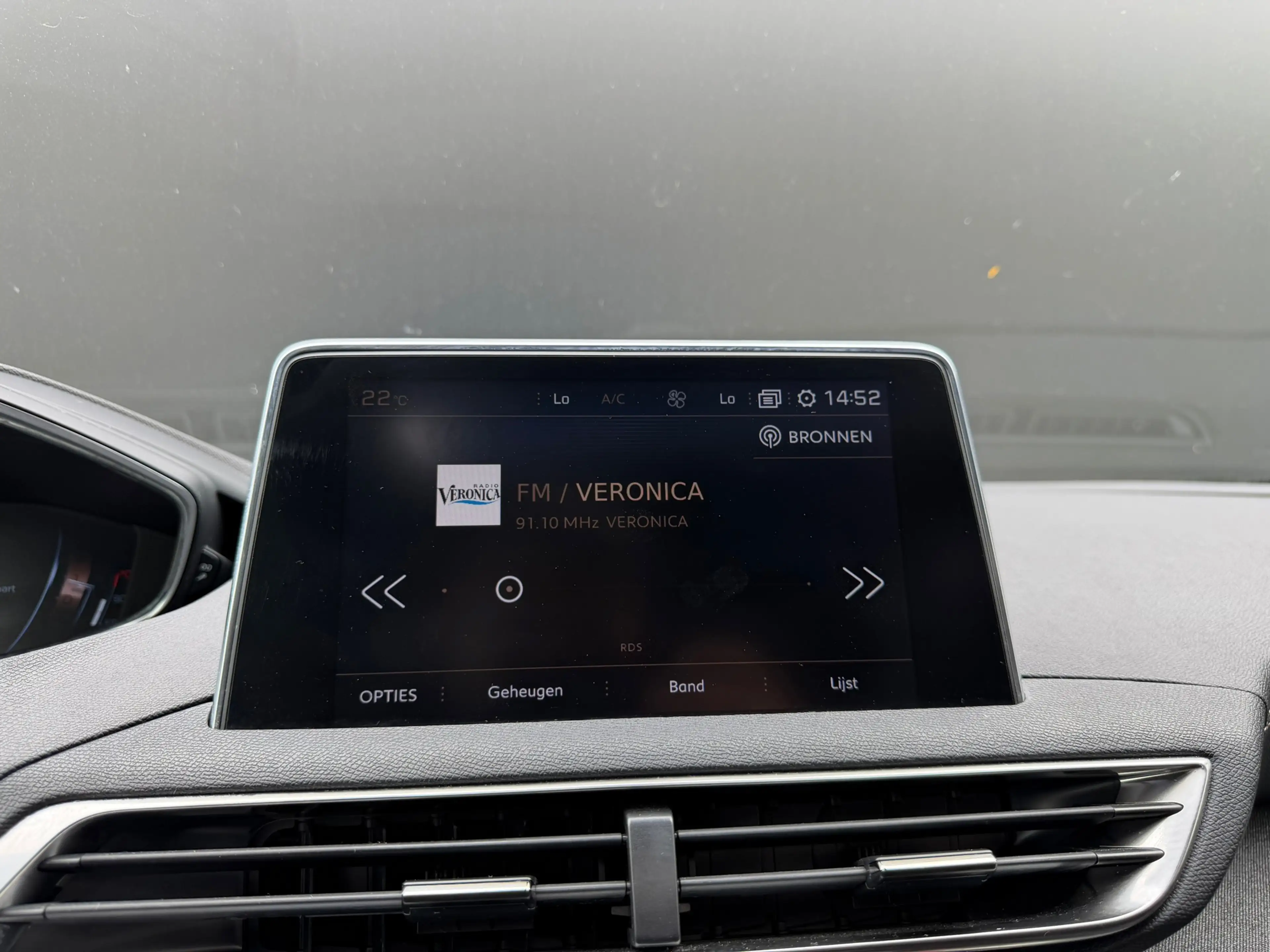 Peugeot 5008 1.2 PureTech GT-Line Panorama Camera Carplay 7p. — photo 48