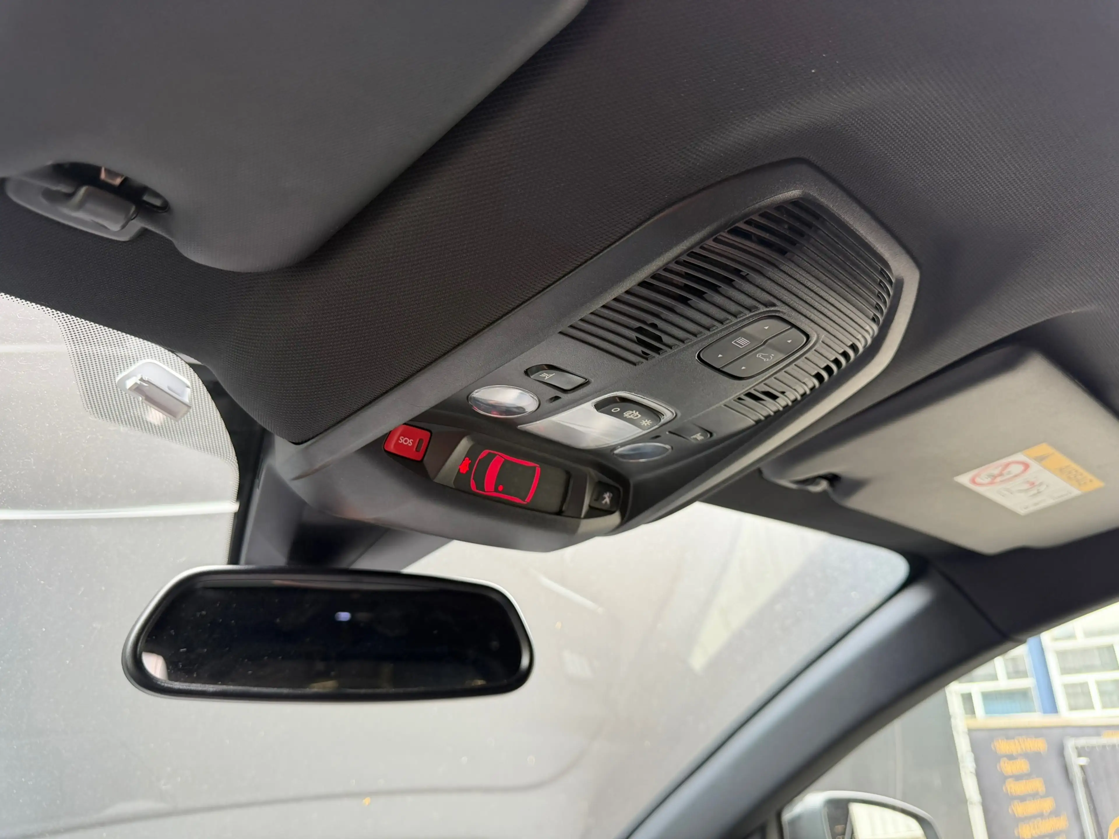 Peugeot 5008 1.2 PureTech GT-Line Panorama Camera Carplay 7p. — photo 47
