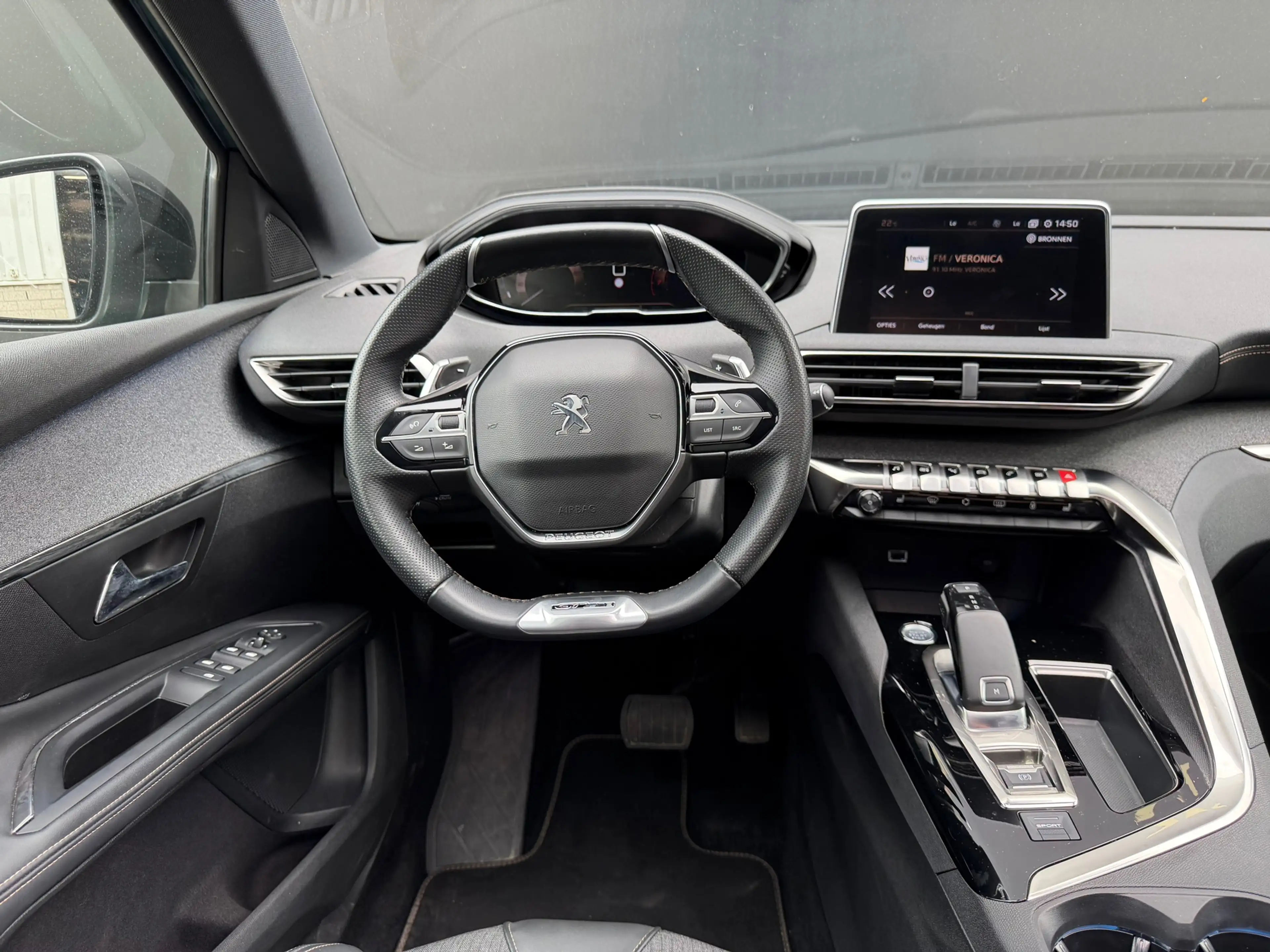 Peugeot 5008 1.2 PureTech GT-Line Panorama Camera Carplay 7p. — photo 34